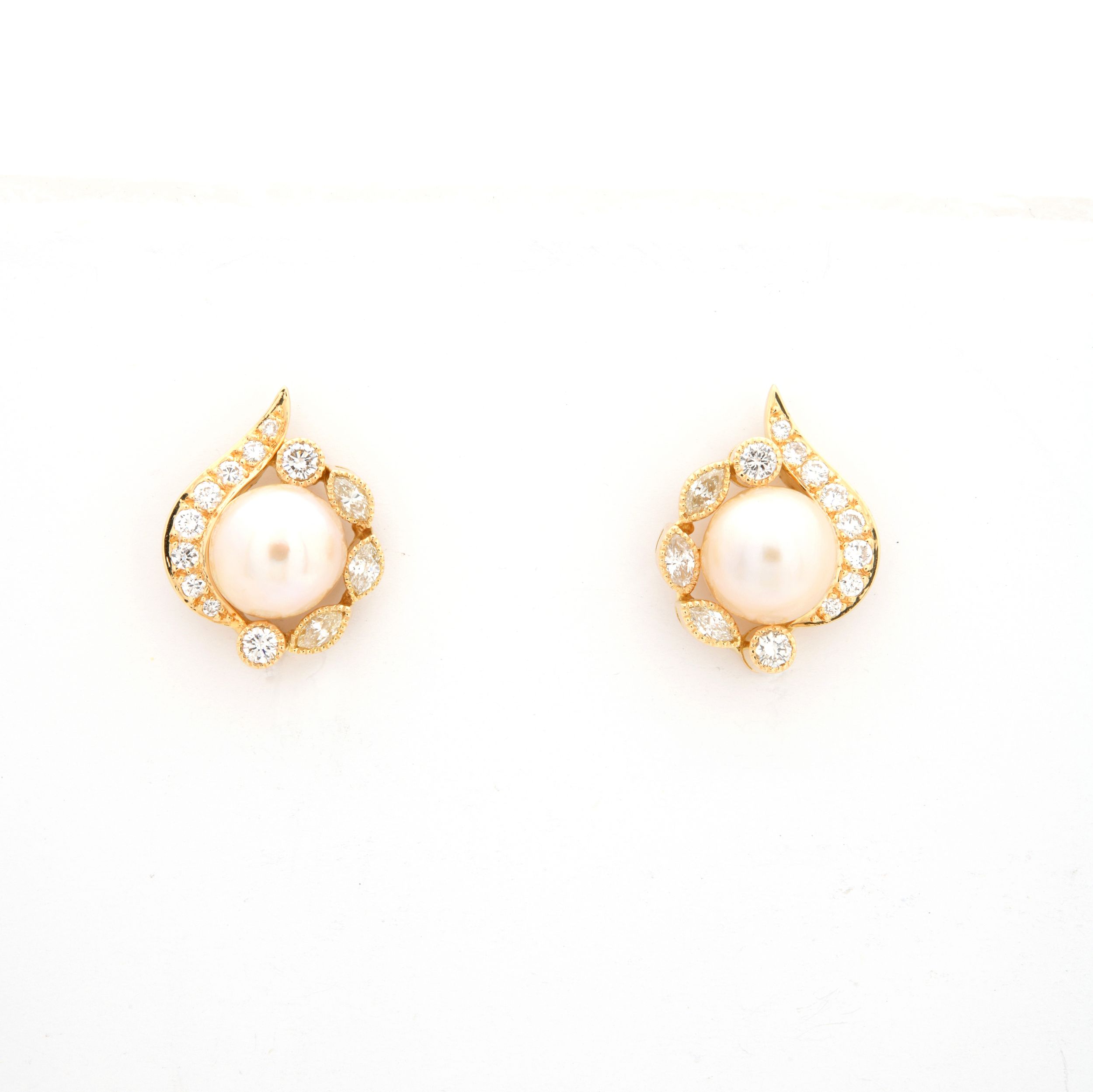 PAIRE DE BOUCLES D'OREILLES