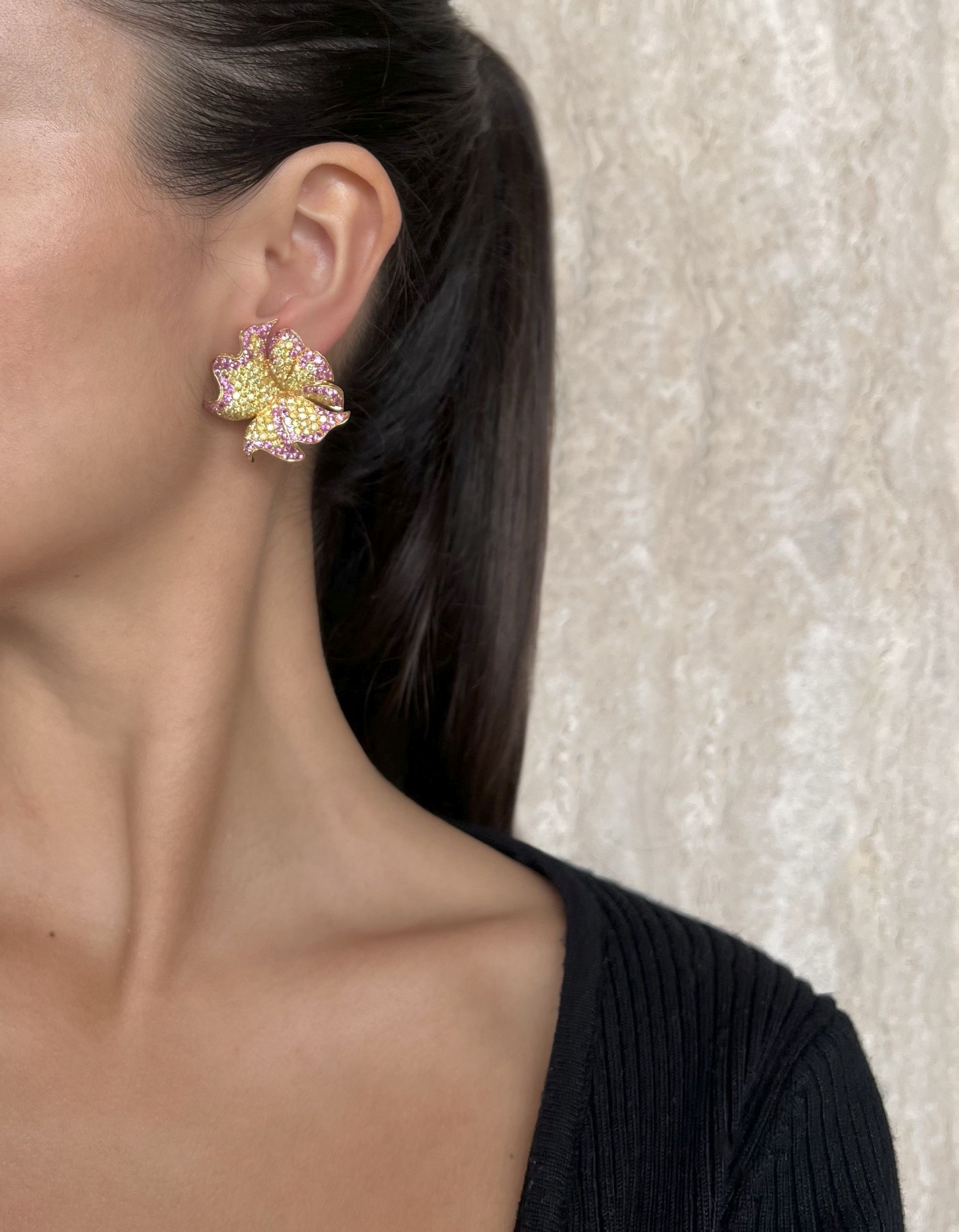 PAIRE DE BOUCLES D'OREILLES:  | H&ocirc;tel Des Ventes de Monte-Carlo