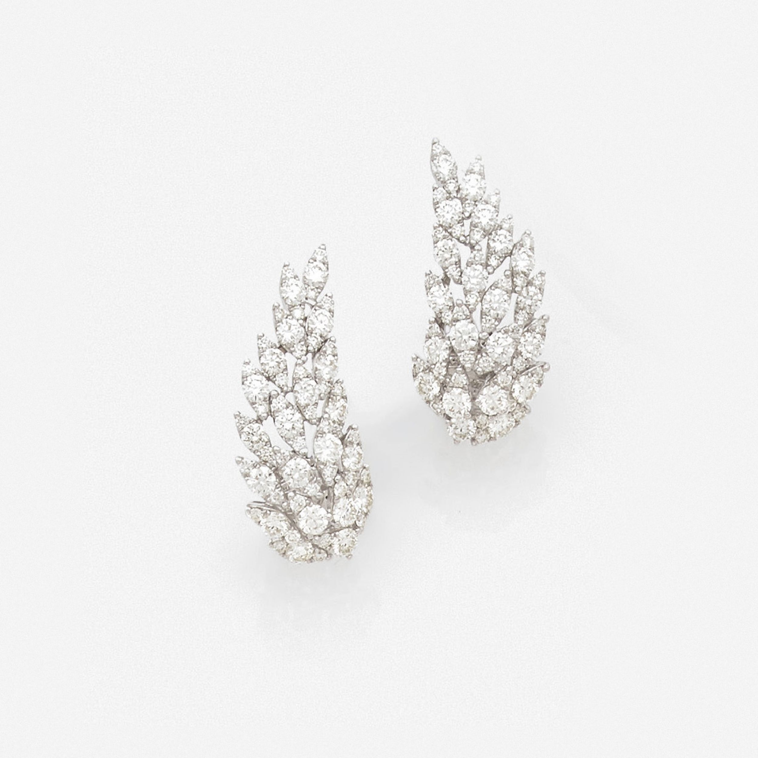 PAIRE DE BOUCLES D'OREILLES AILES 
