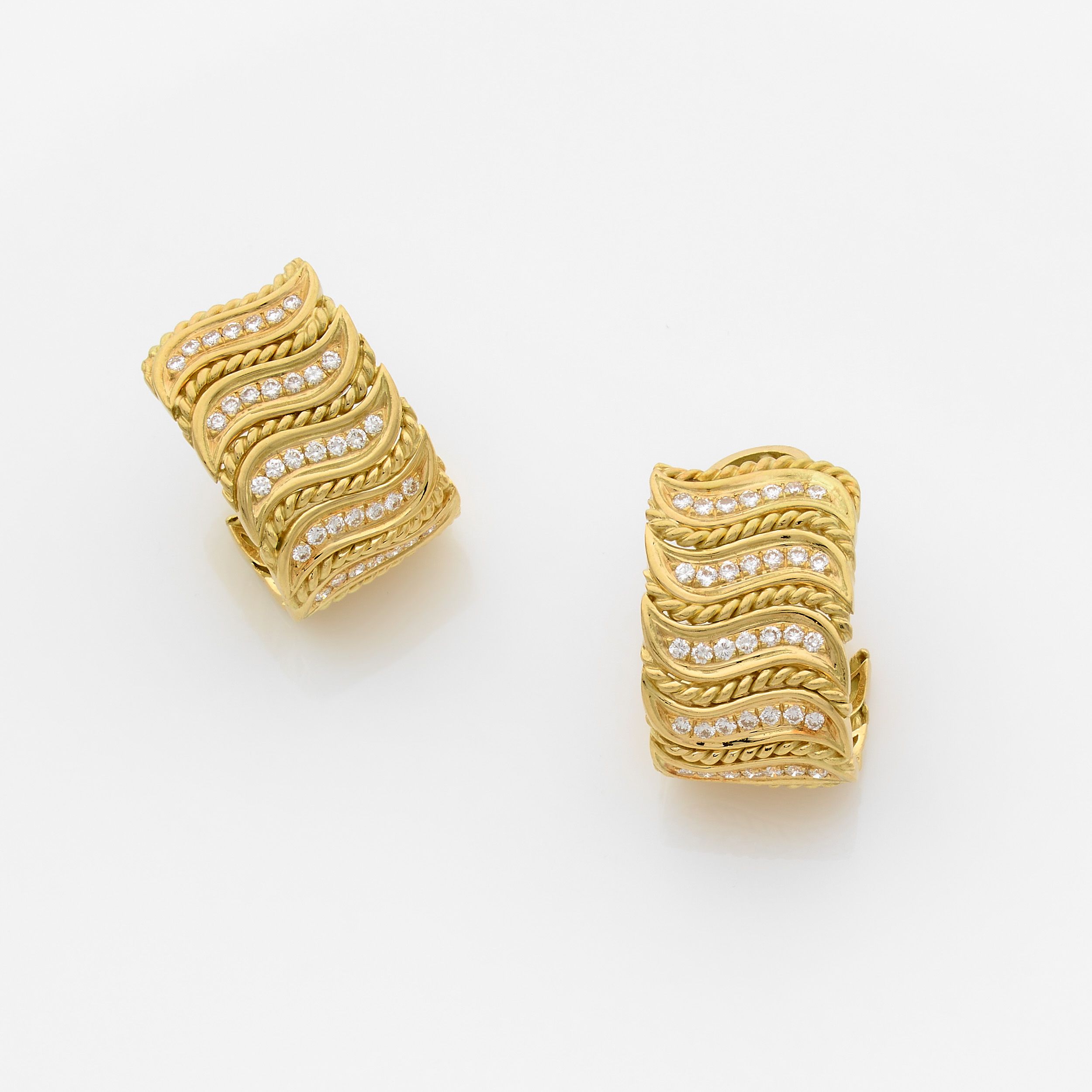 BROCHE CORBEILLE:  | H&ocirc;tel Des Ventes de Monte-Carlo