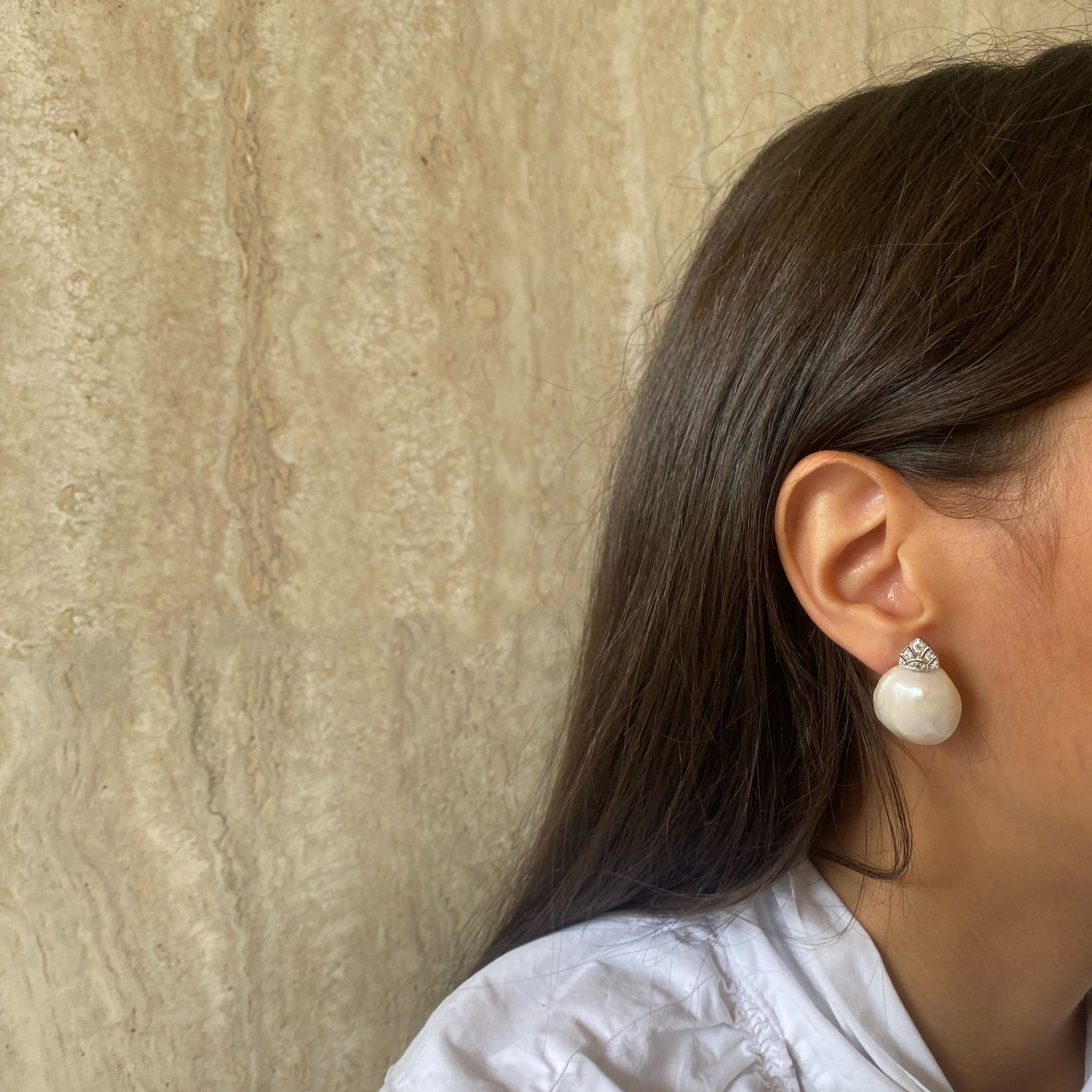 PAIRE DE CLIPS D'OREILLES ART DECO:  | H&ocirc;tel Des Ventes de Monte-Carlo