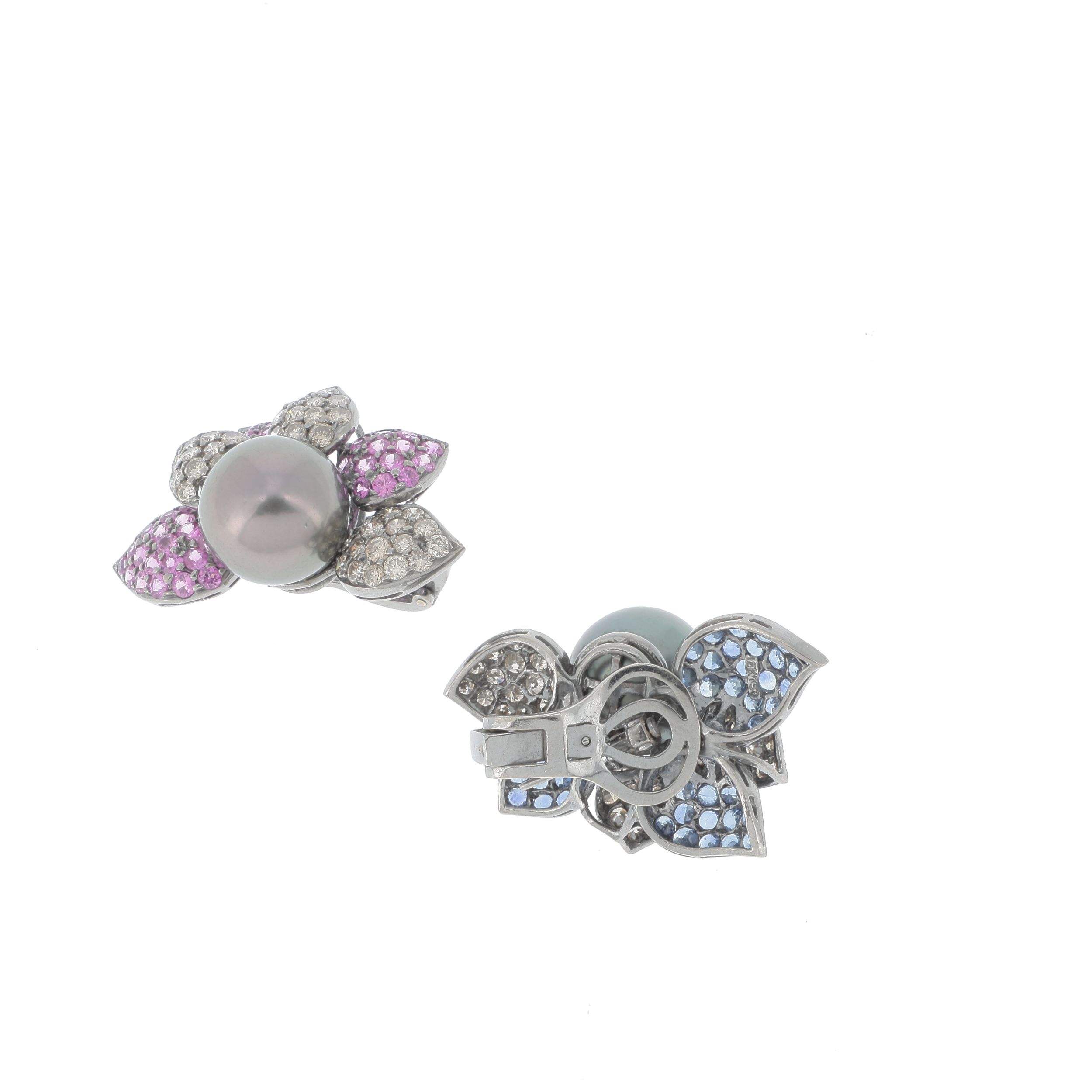 PAIRE DE CLIPS D'OREILLES FLEURS:  | H&ocirc;tel Des Ventes de Monte-Carlo