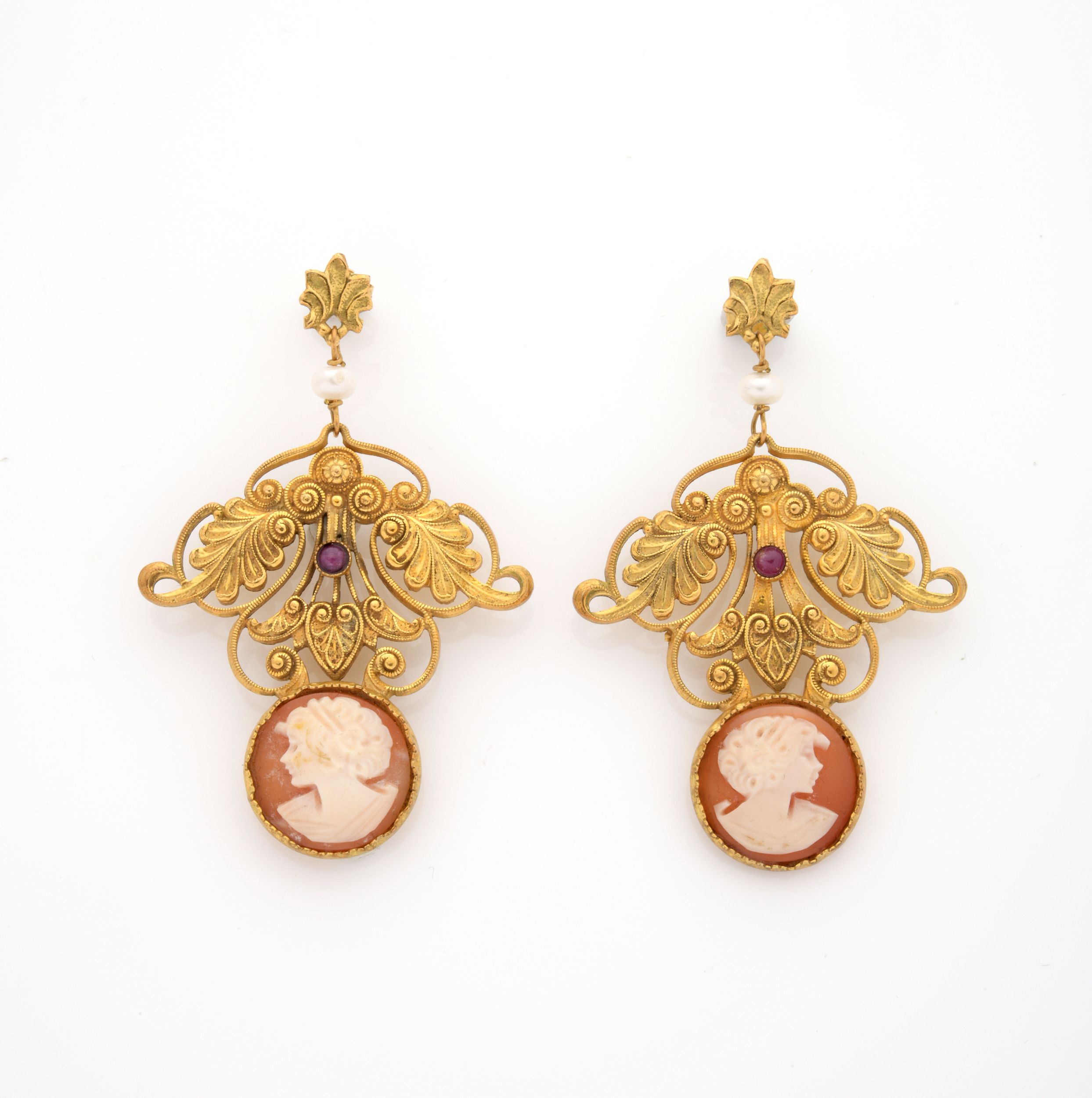 PAIRE DE PENDANTS D'OREILLES