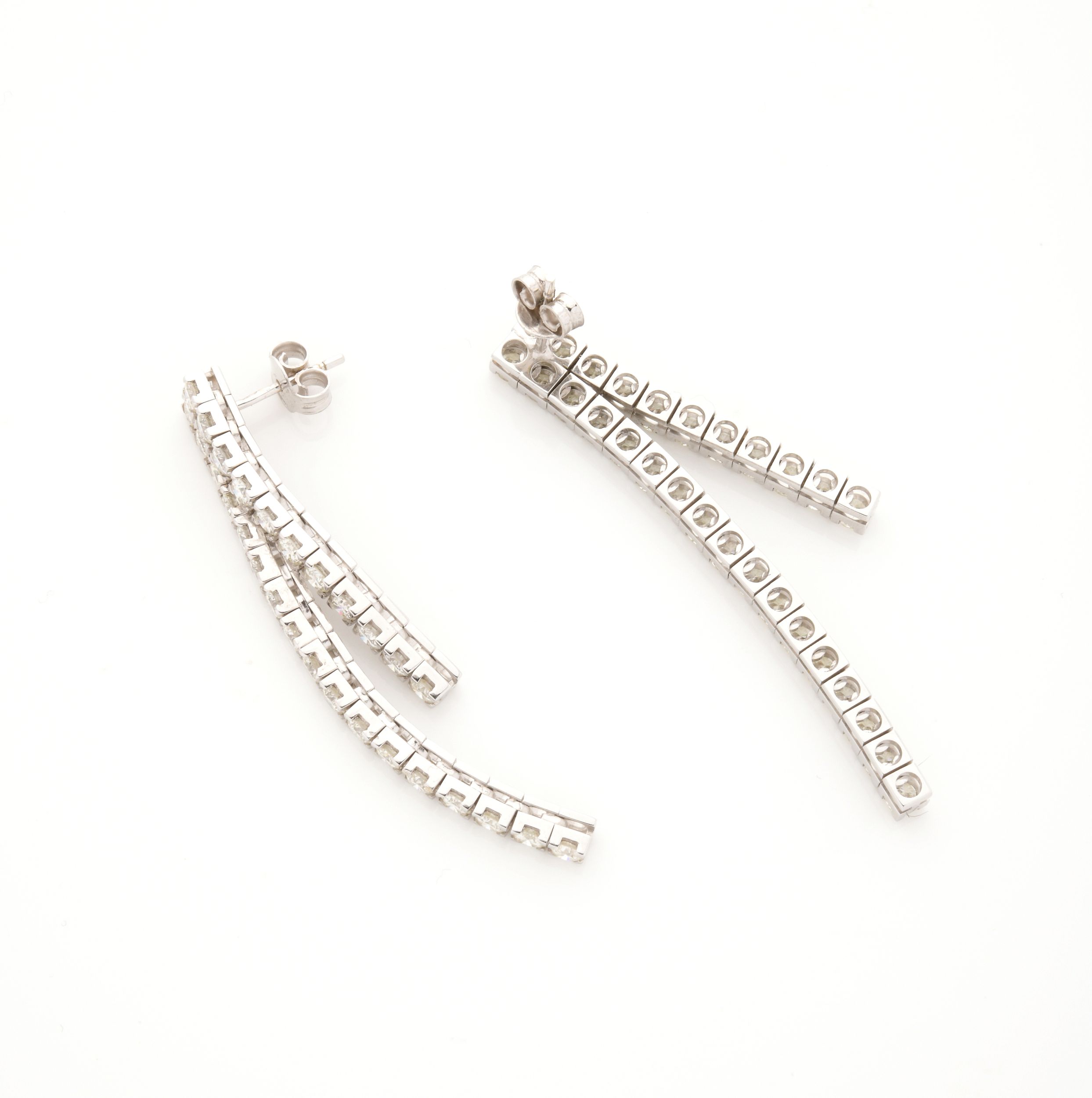 PAIRE DE PENDANTS D'OREILLES :  | H&ocirc;tel Des Ventes de Monte-Carlo