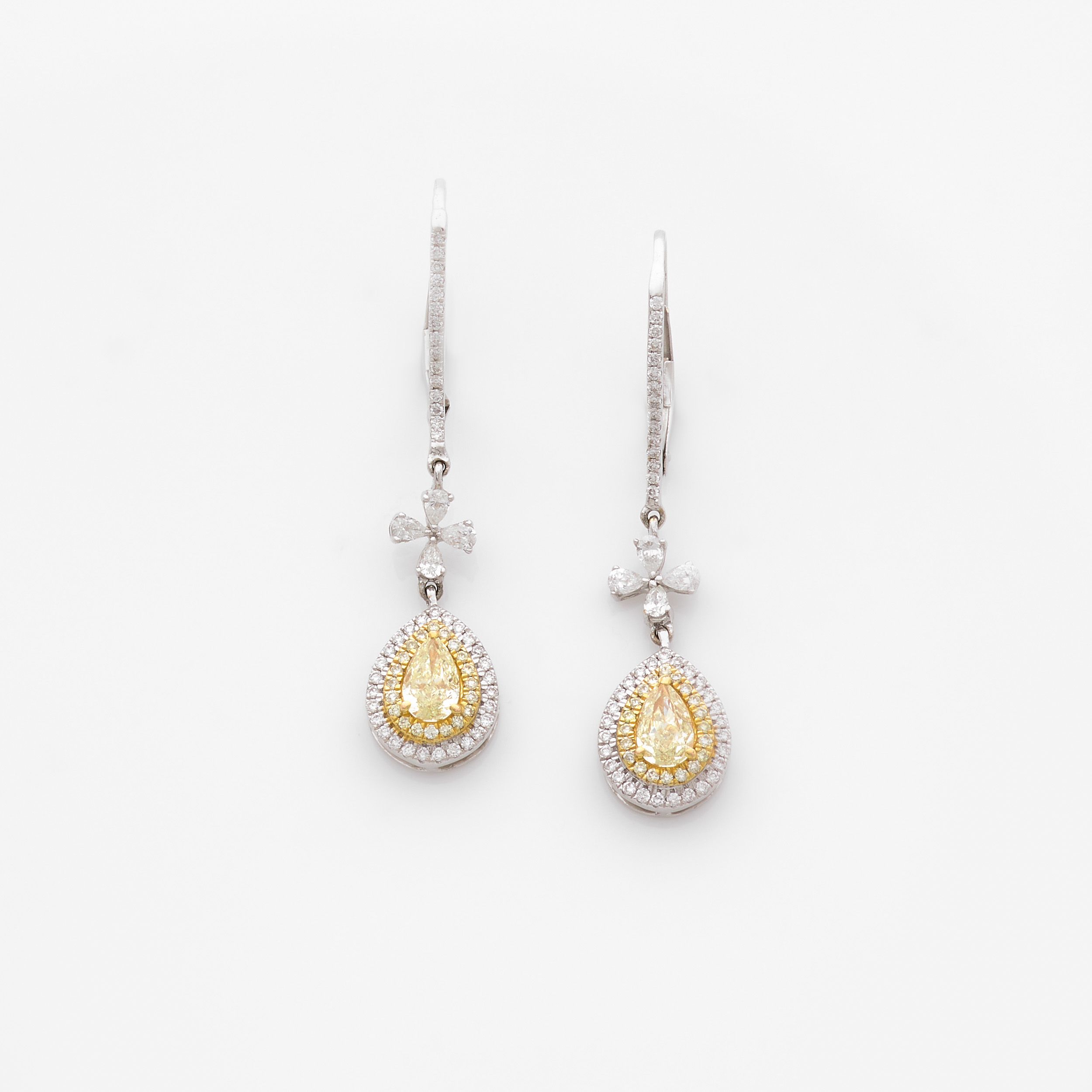 PAIRE DE PENDANTS D'OREILLES