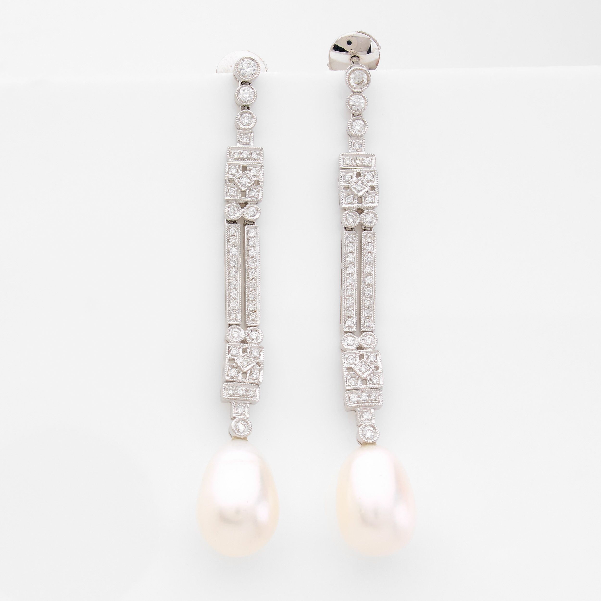 PAIRE DE PENDANTS D'OREILLES 
