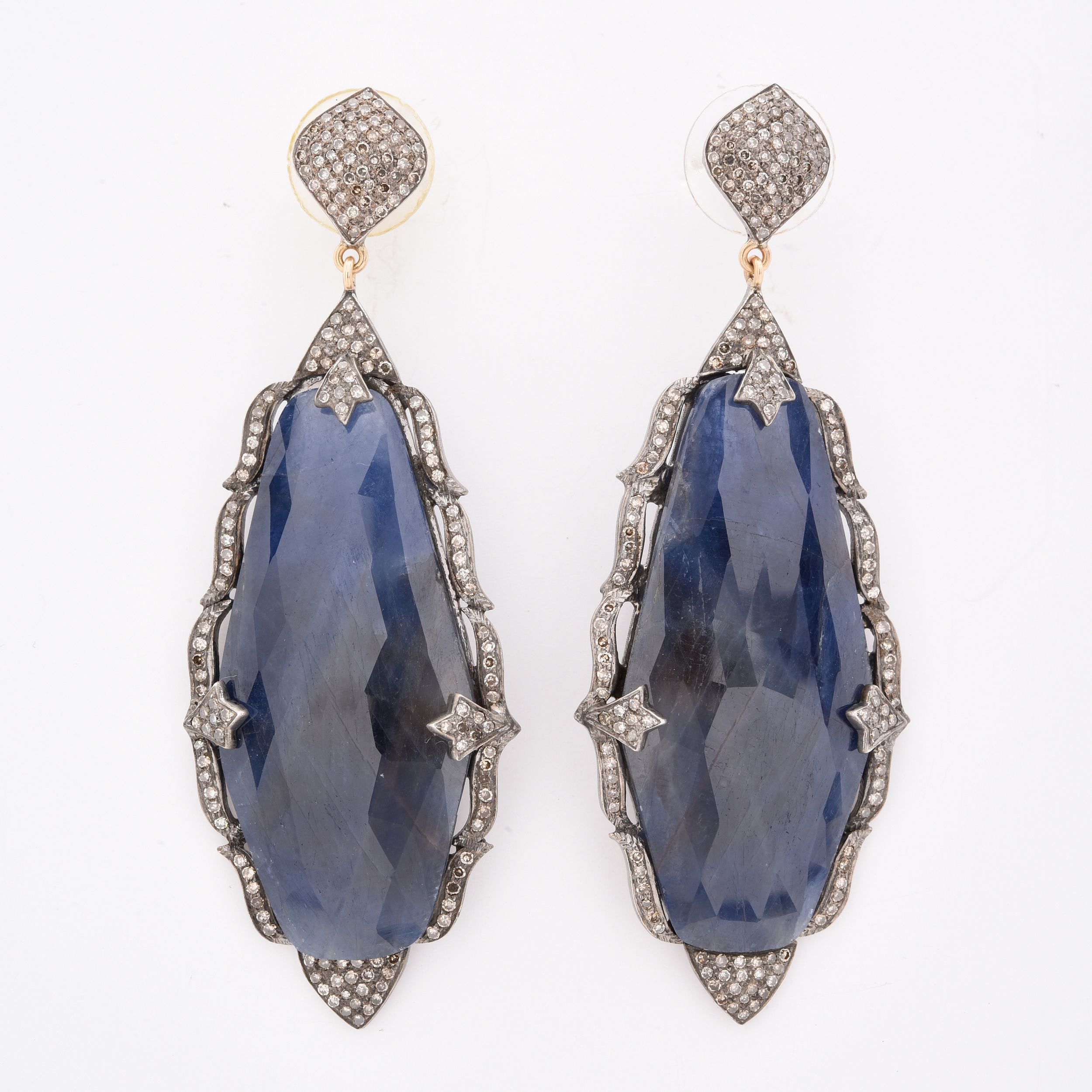 PAIRE DE PENDANTS D'OREILLES