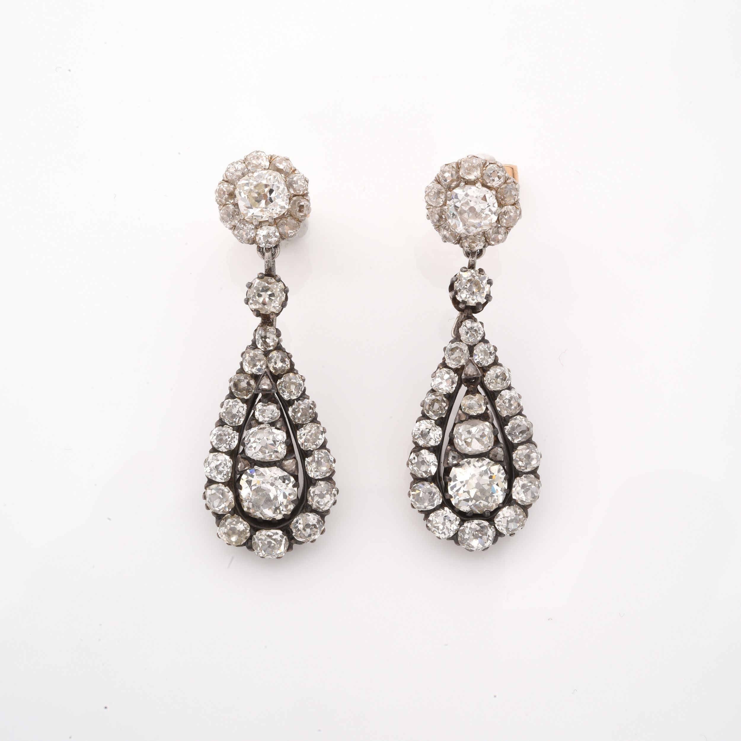 PAIRE DE PENDANTS D'OREILLES