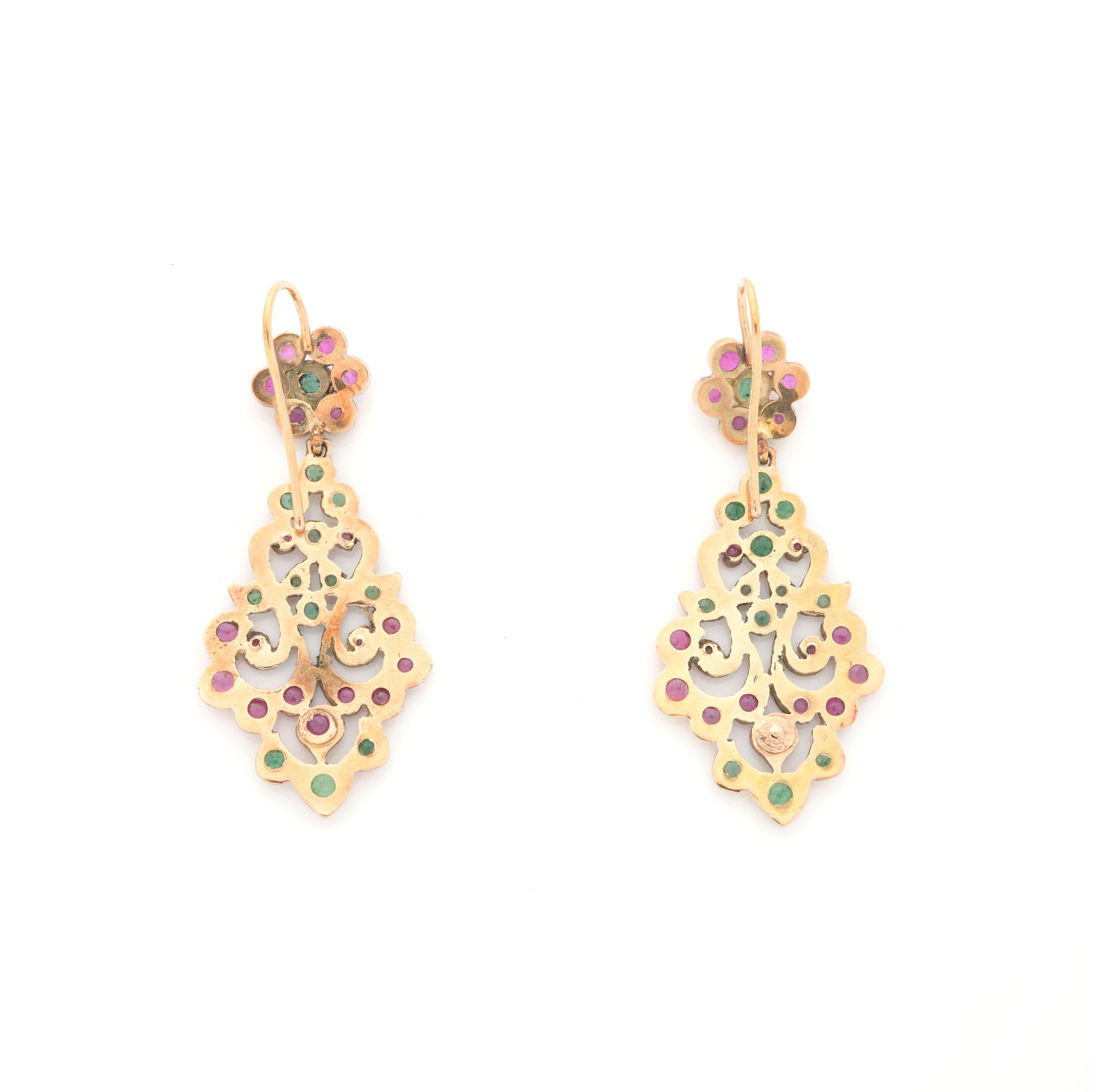PAIRE DE PENDANTS D'OREILLES:  | H&ocirc;tel Des Ventes de Monte-Carlo