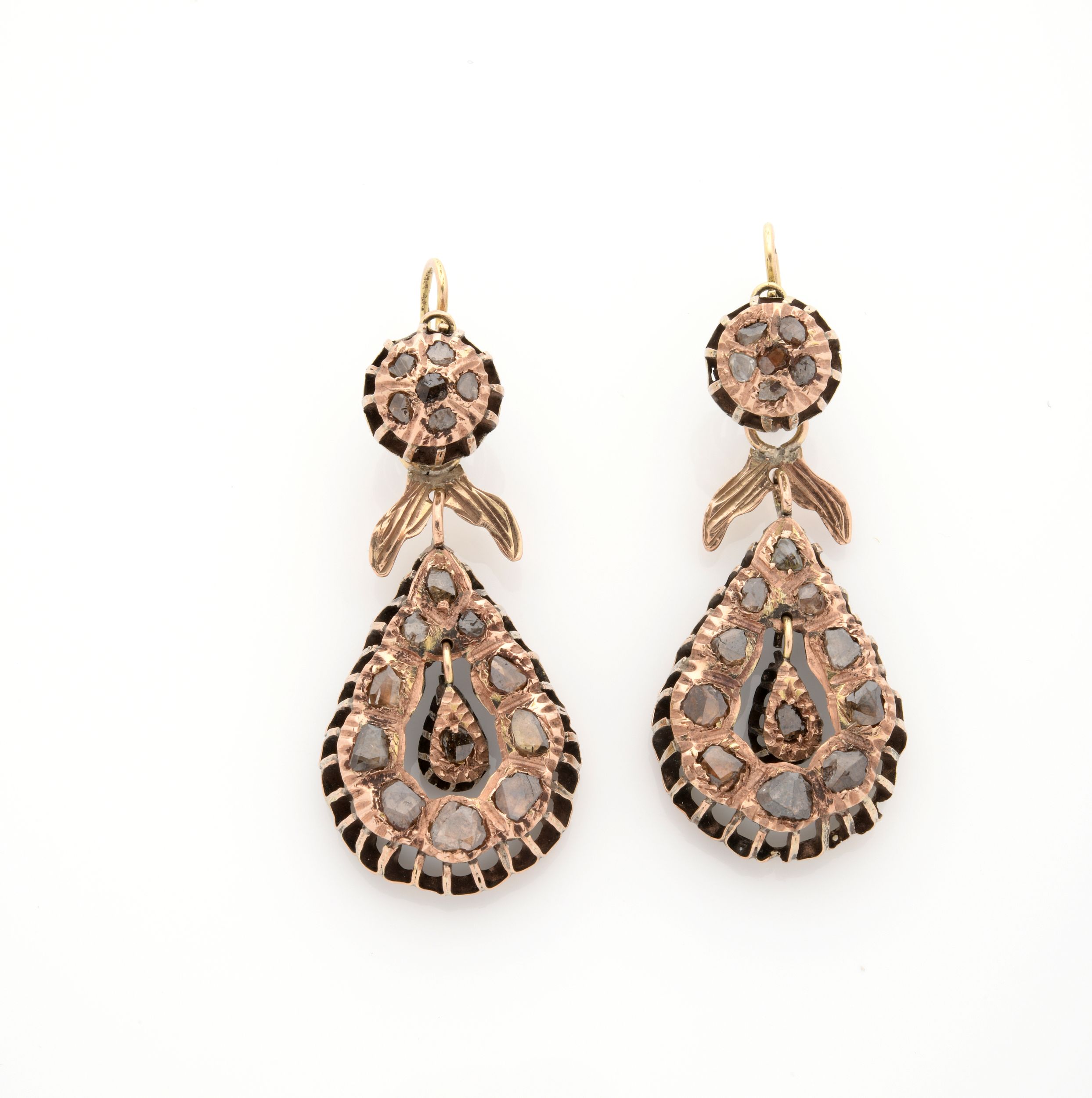 PAIRE DE PENDANTS D'OREILLES A TRANSFORMATION