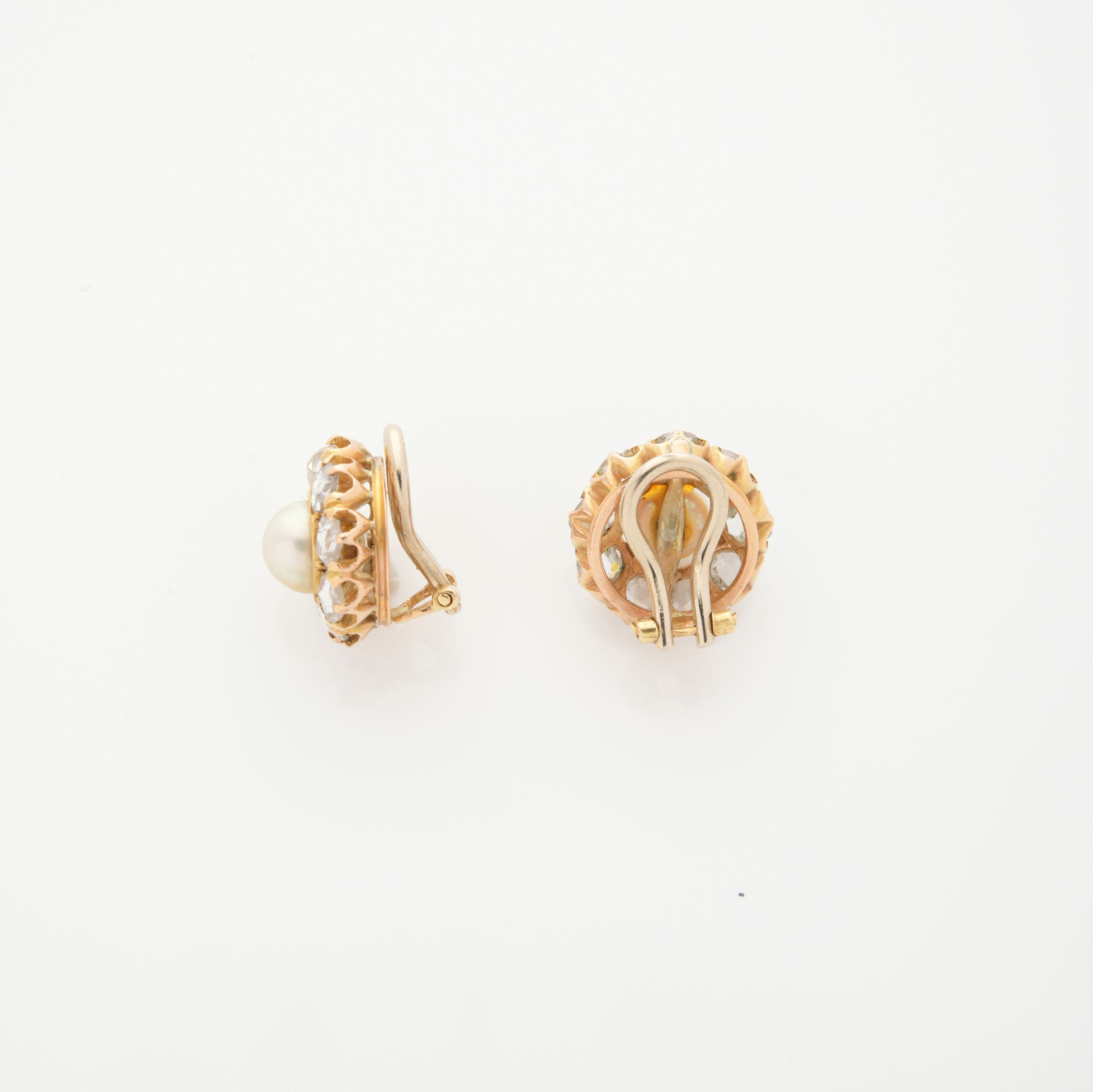 PAIRE DE PETITS CLIPS D'OREILLES:  | H&ocirc;tel Des Ventes de Monte-Carlo