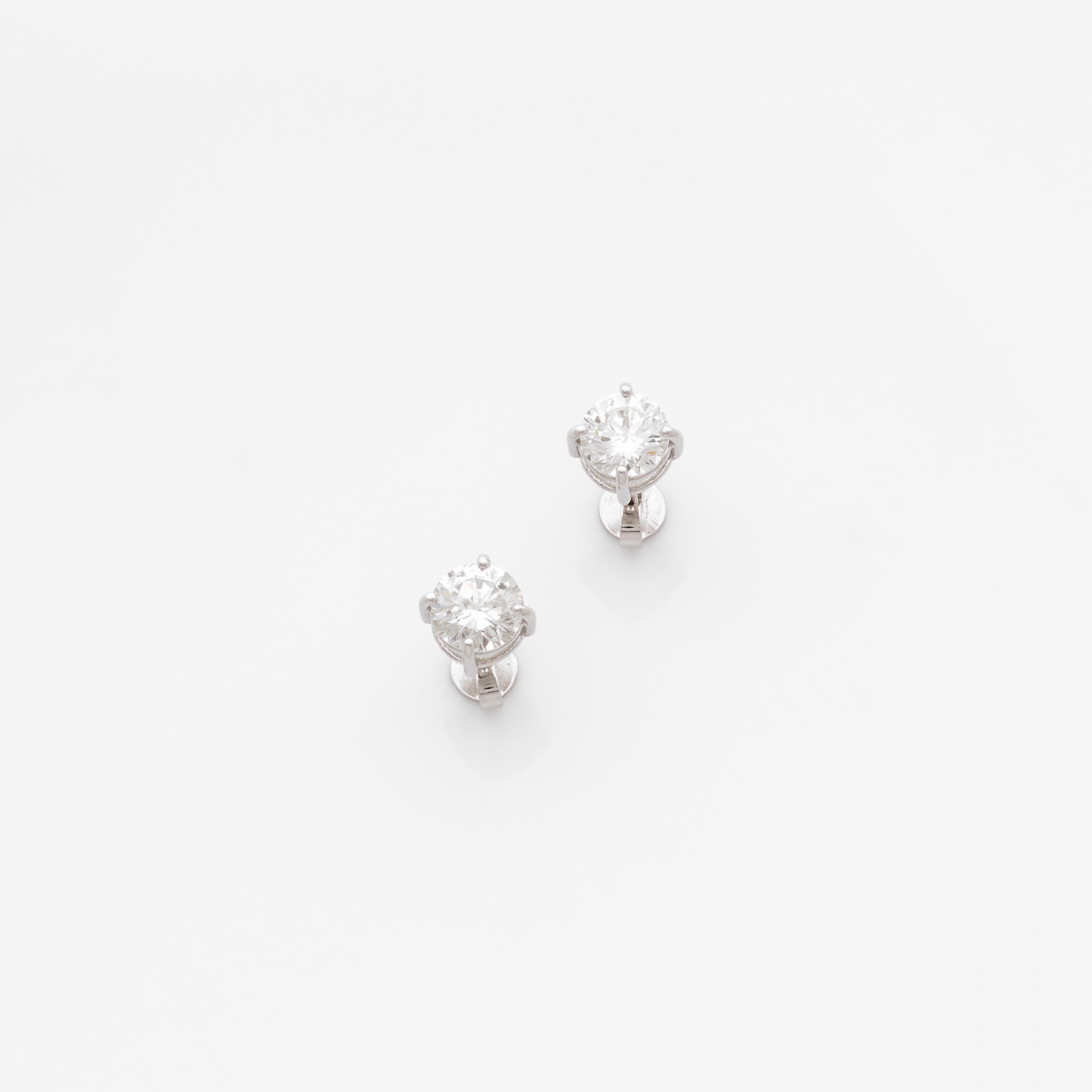 PAIRE DE PUCES D'OREILLES