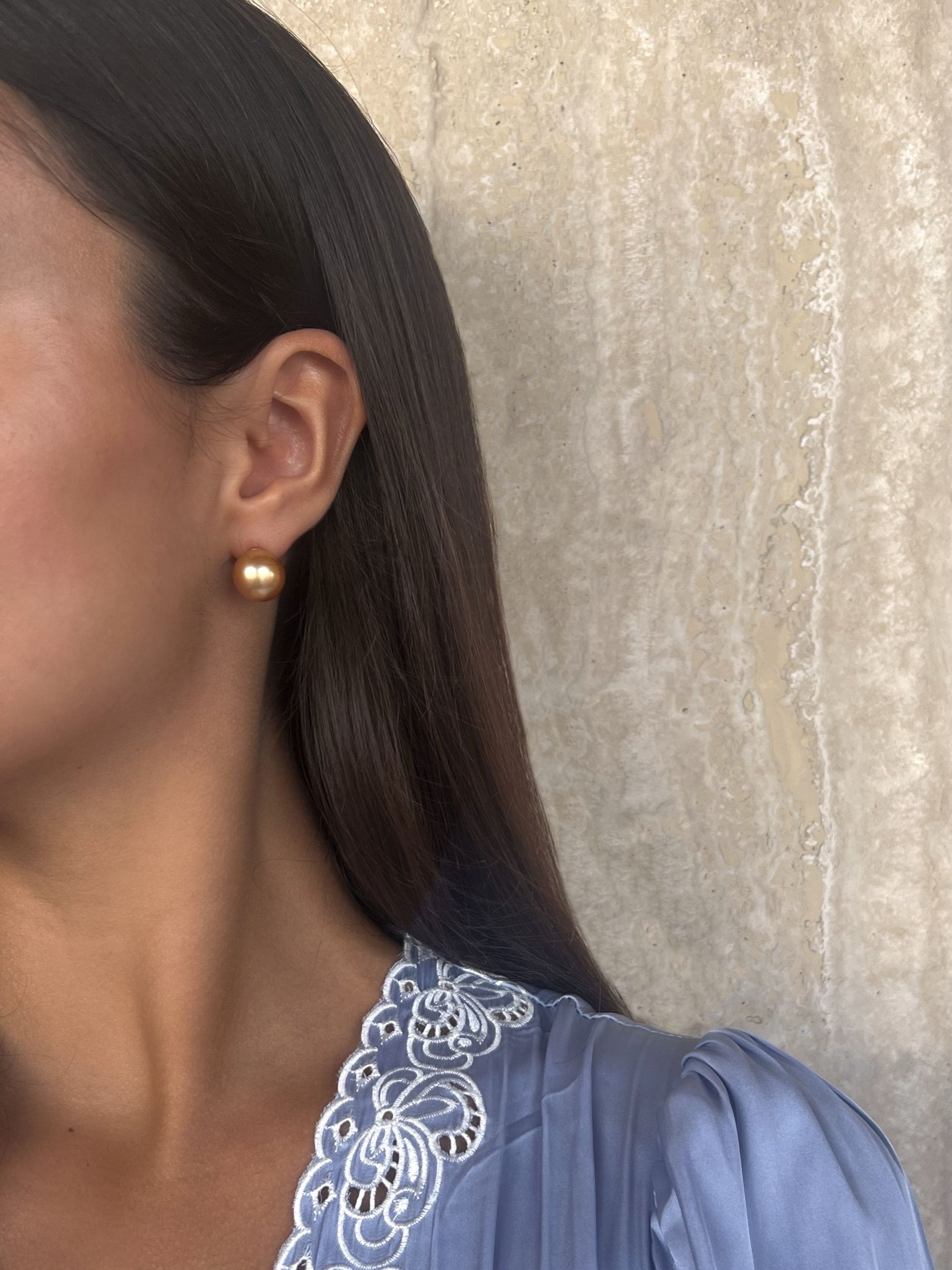 PAIRE DE PUCES D'OREILLES :  | H&ocirc;tel Des Ventes de Monte-Carlo