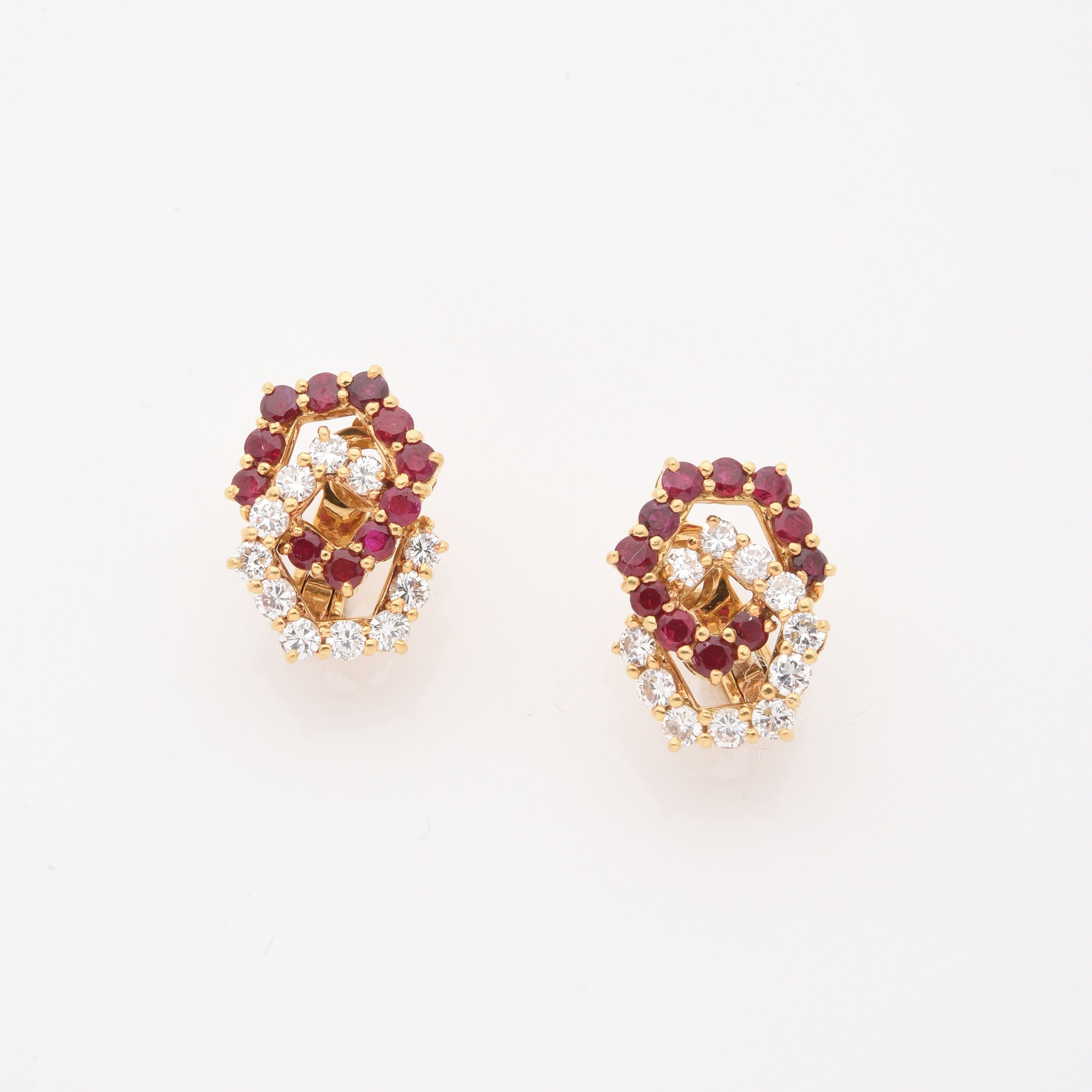 PAIRE DE PUCES D'OREILLES