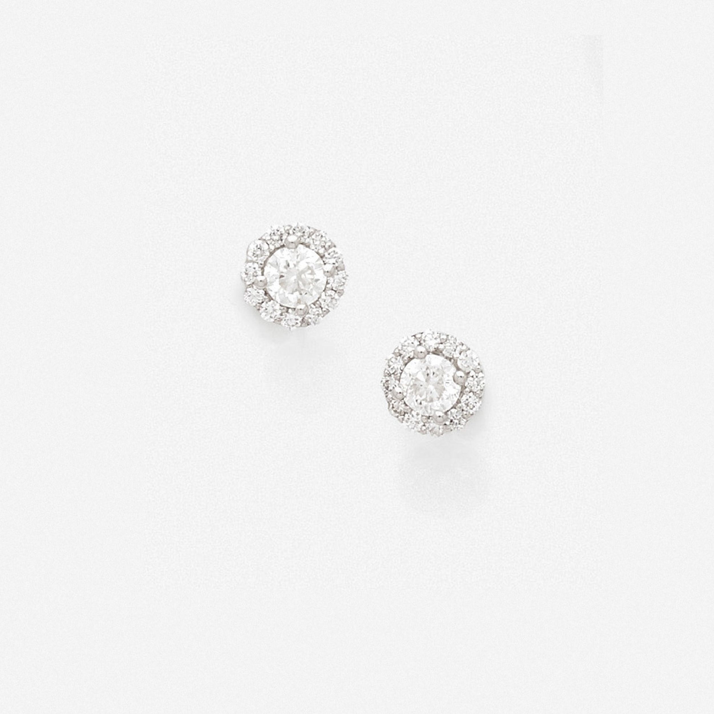 PAIRE DE PUCES D'OREILLES
