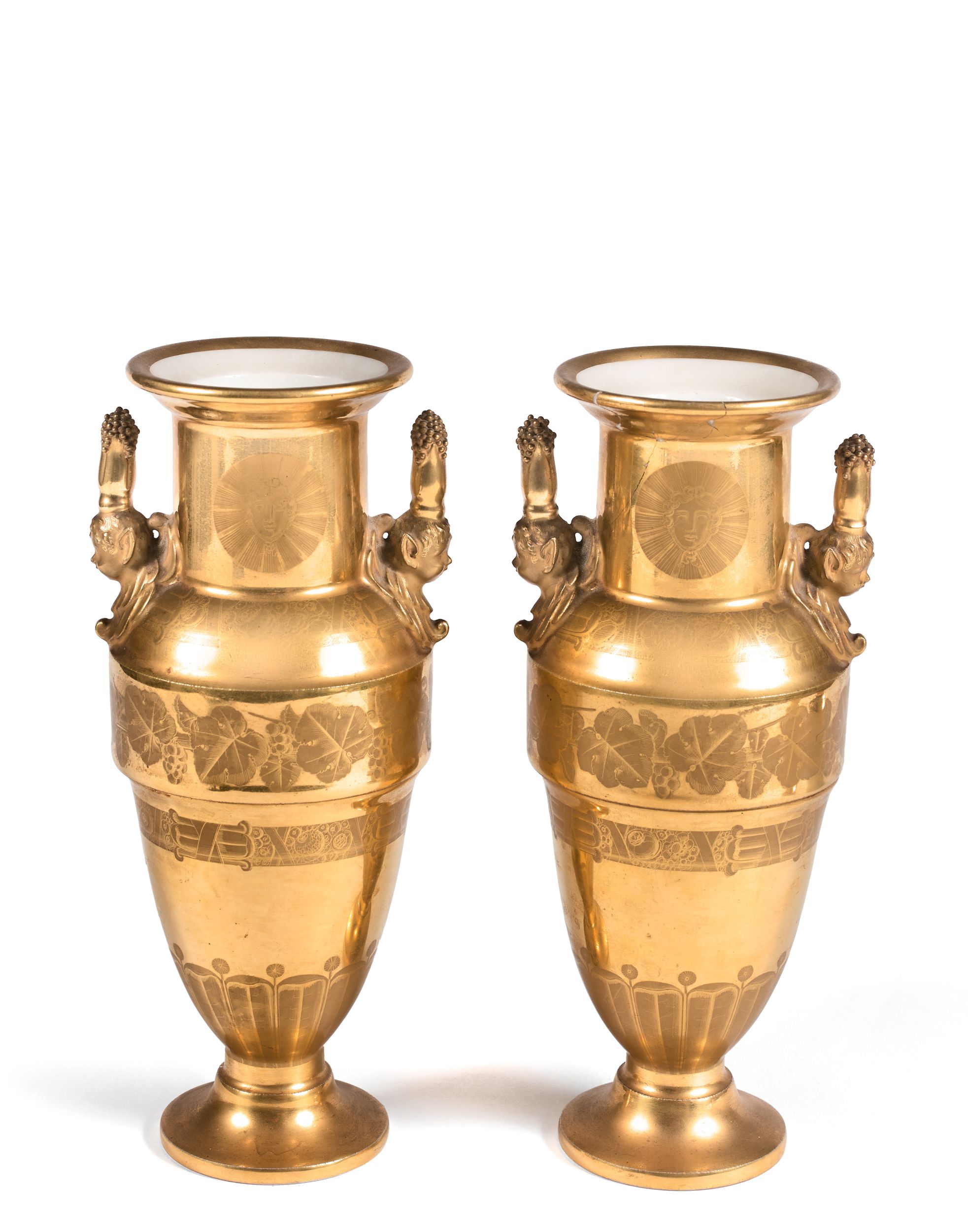 PAIRE DE VASES BALUSTRES