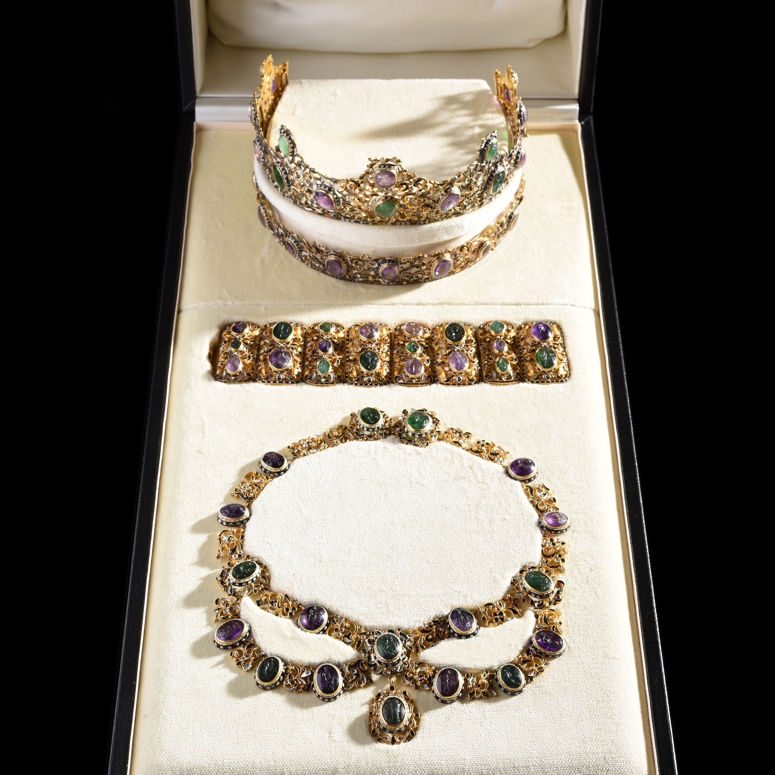 PARURE