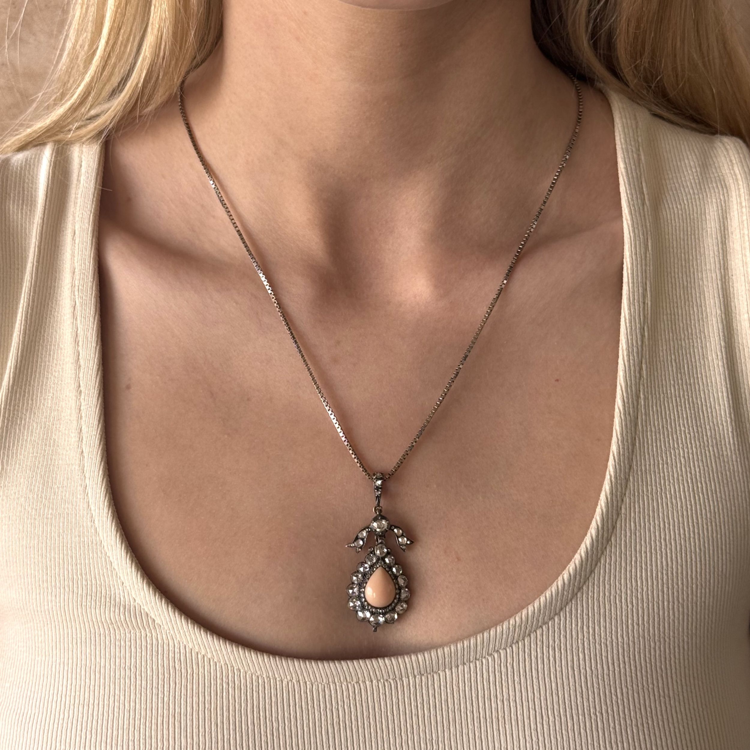 PENDENTIF:  | H&ocirc;tel Des Ventes de Monte-Carlo