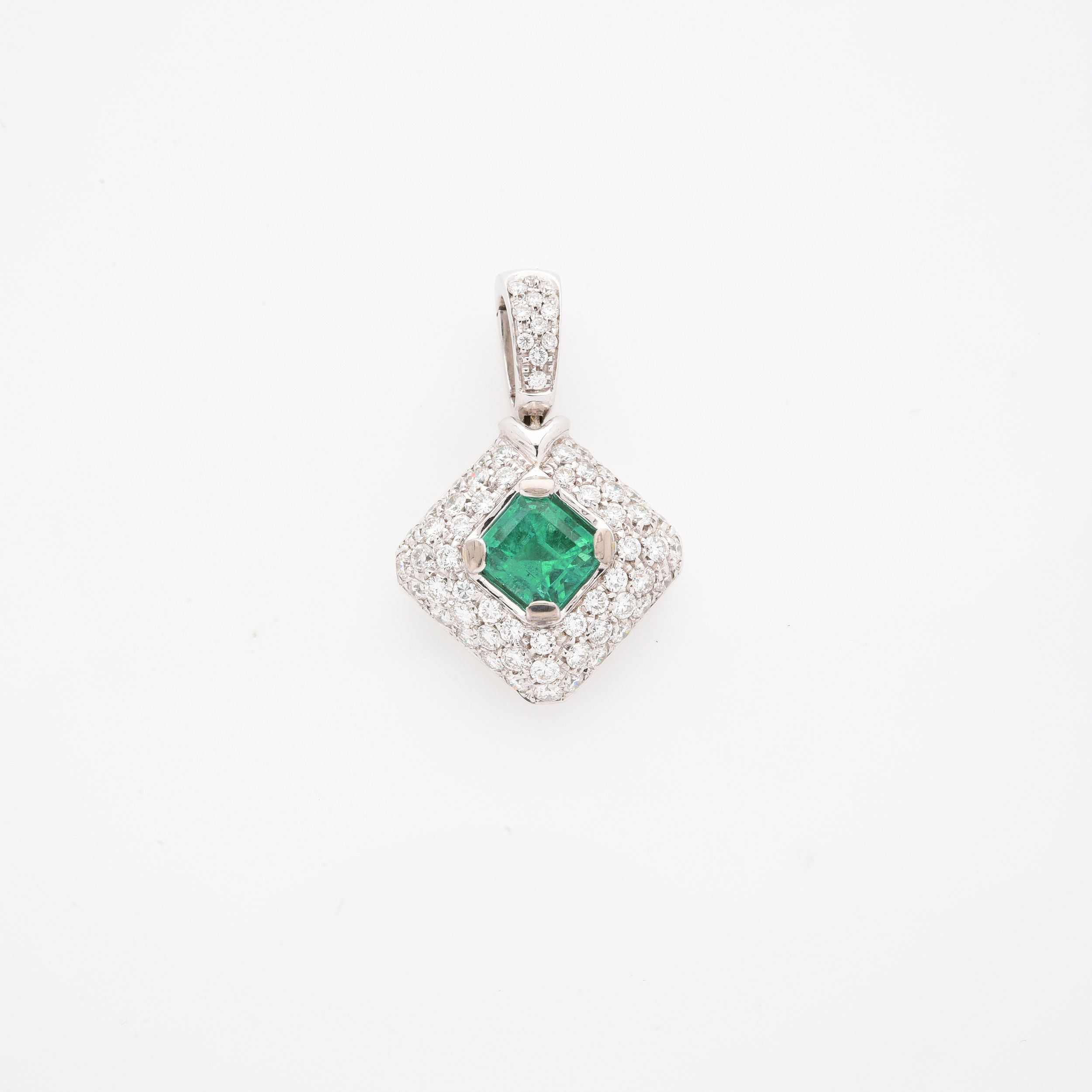 TANZANITE SOUS SCELLE:  | H&ocirc;tel Des Ventes de Monte-Carlo
