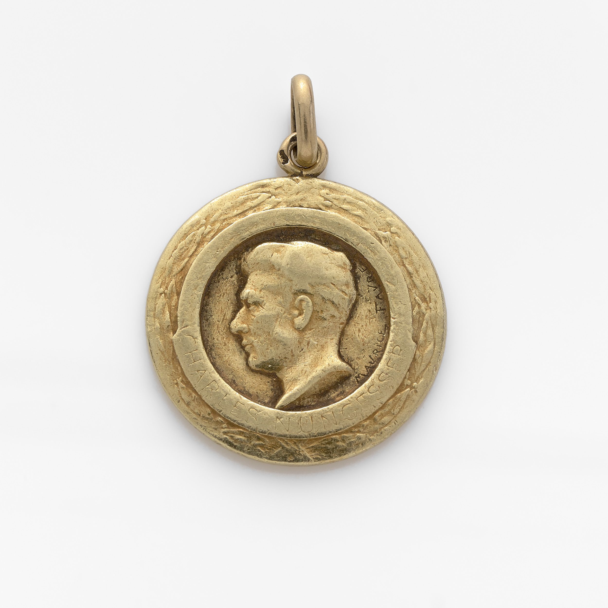 PENDENTIF MEDAILLE 