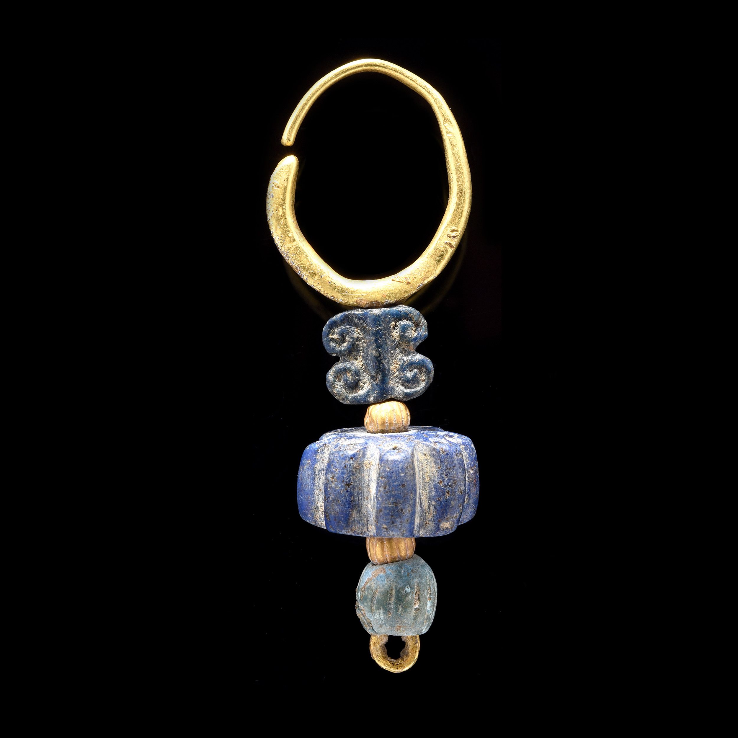RARE BOUCLE D’OREILLE