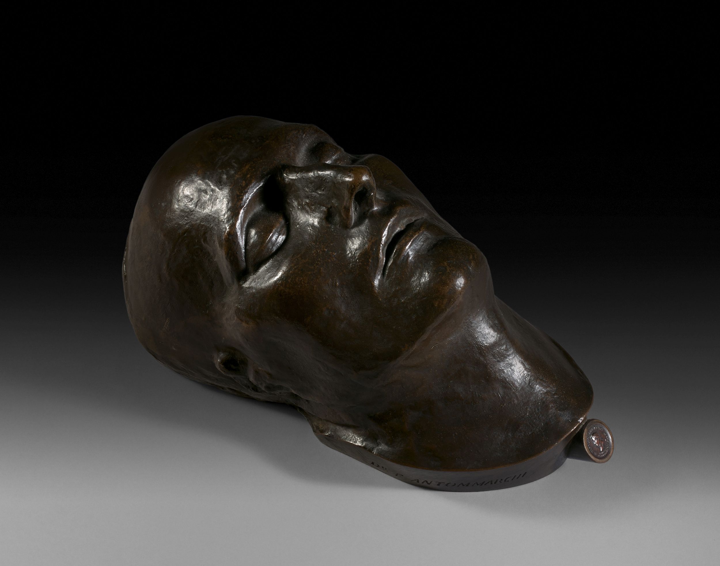 RARE MASQUE MORTUAIRE DE L’EMPEREUR NAPOLÉON IER (1769-1821)