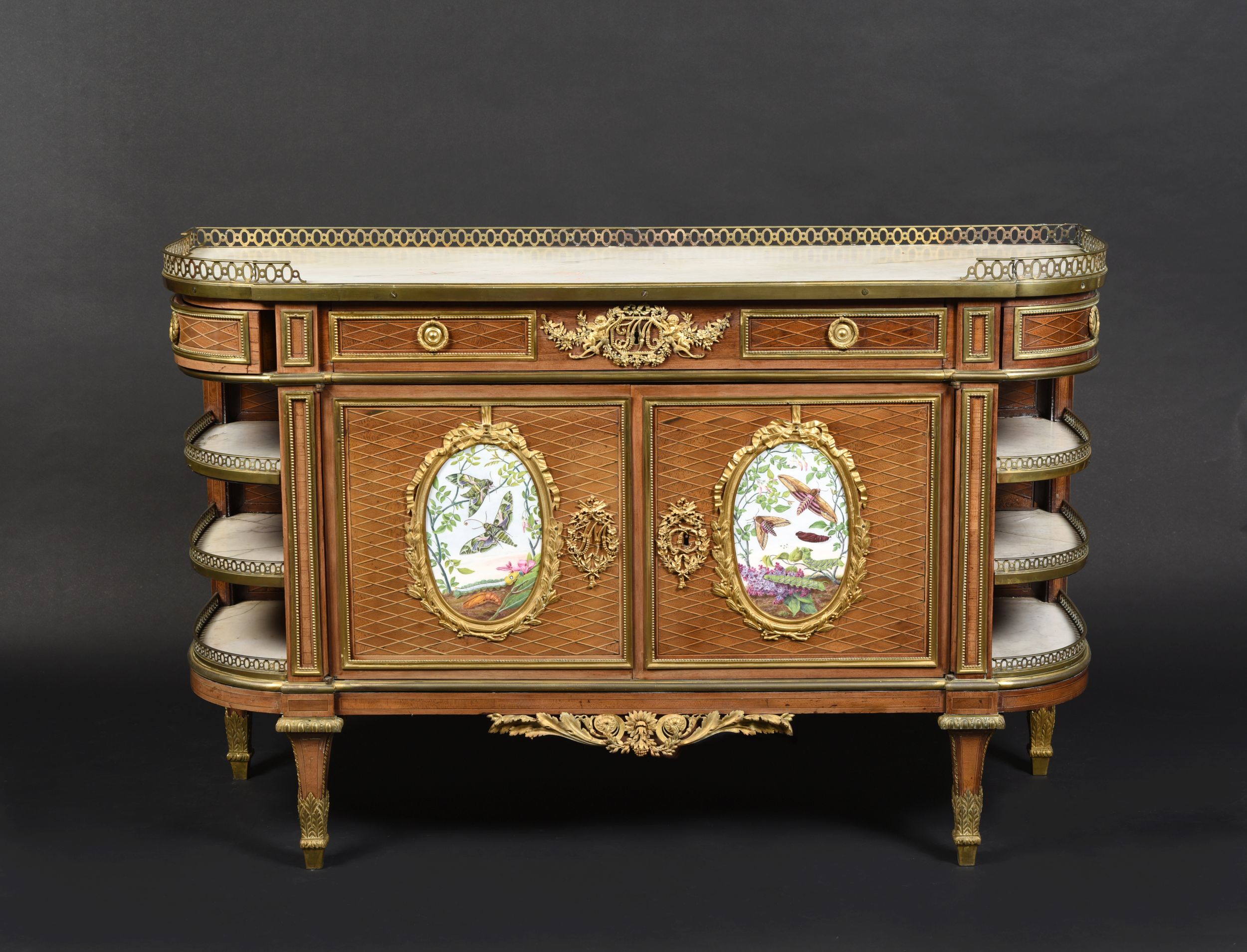 RARE PAIRE DE COMMODES ESTAMPILLÉES J.H RIESENER.