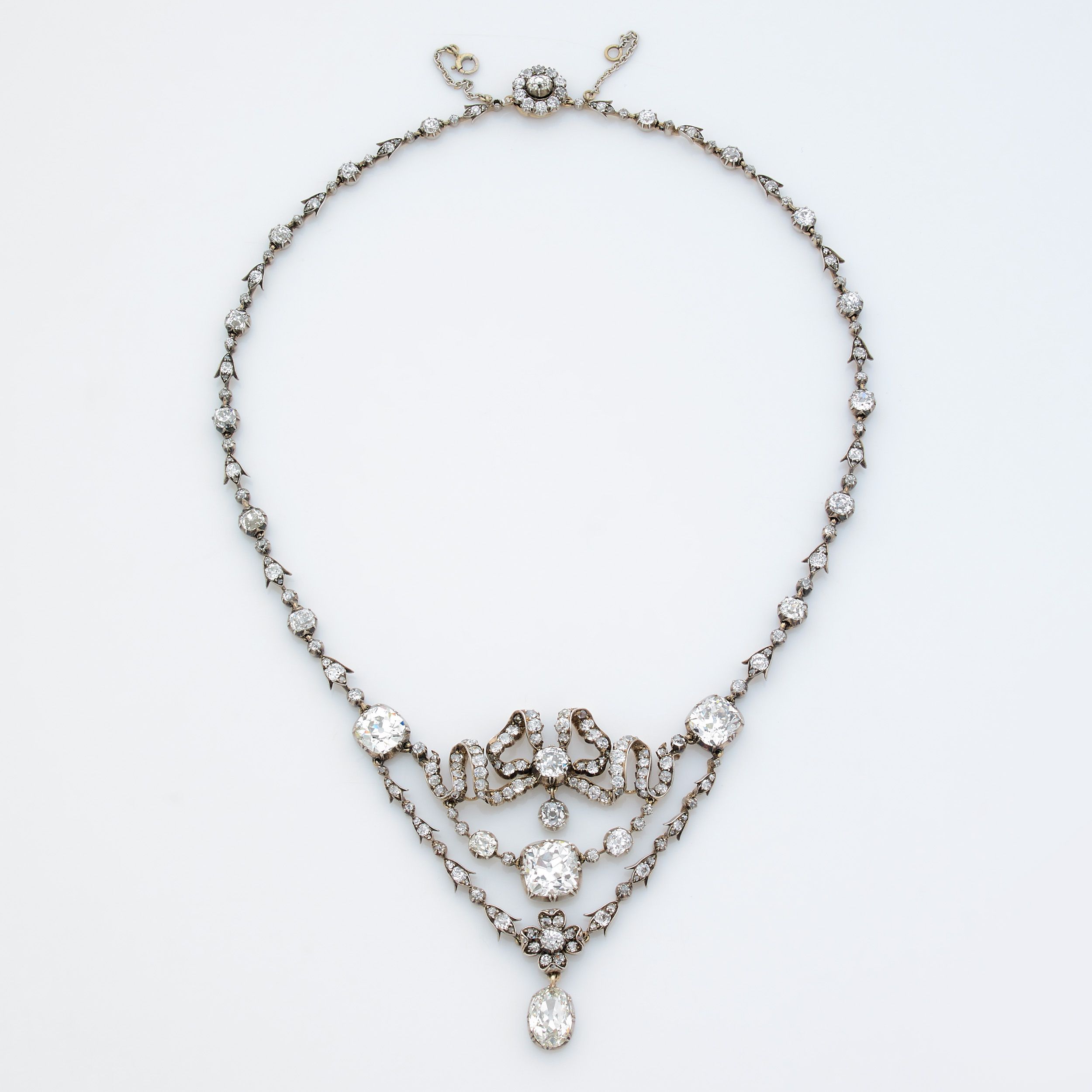 RAVISSANT COLLIER 