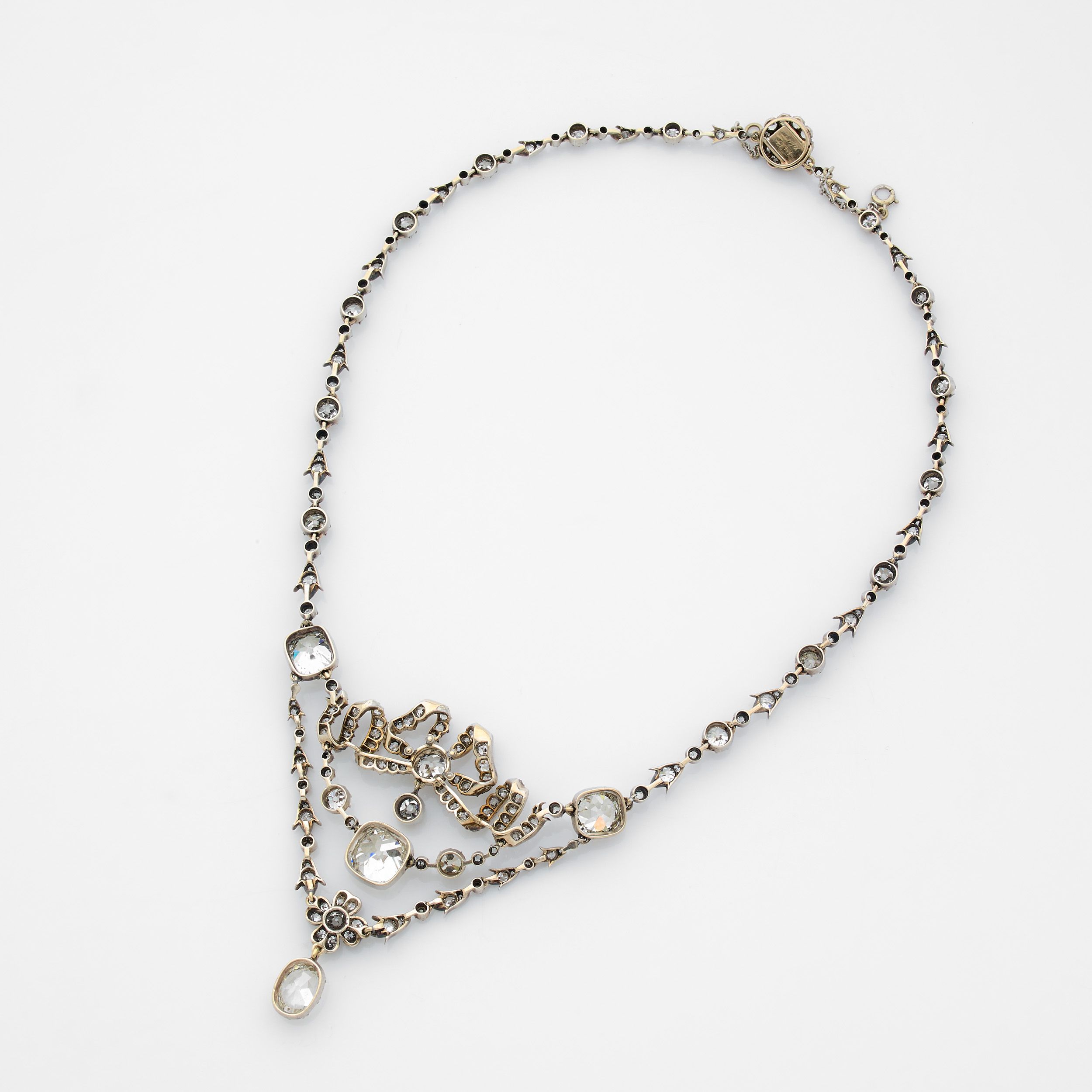 RAVISSANT COLLIER :  | H&ocirc;tel Des Ventes de Monte-Carlo