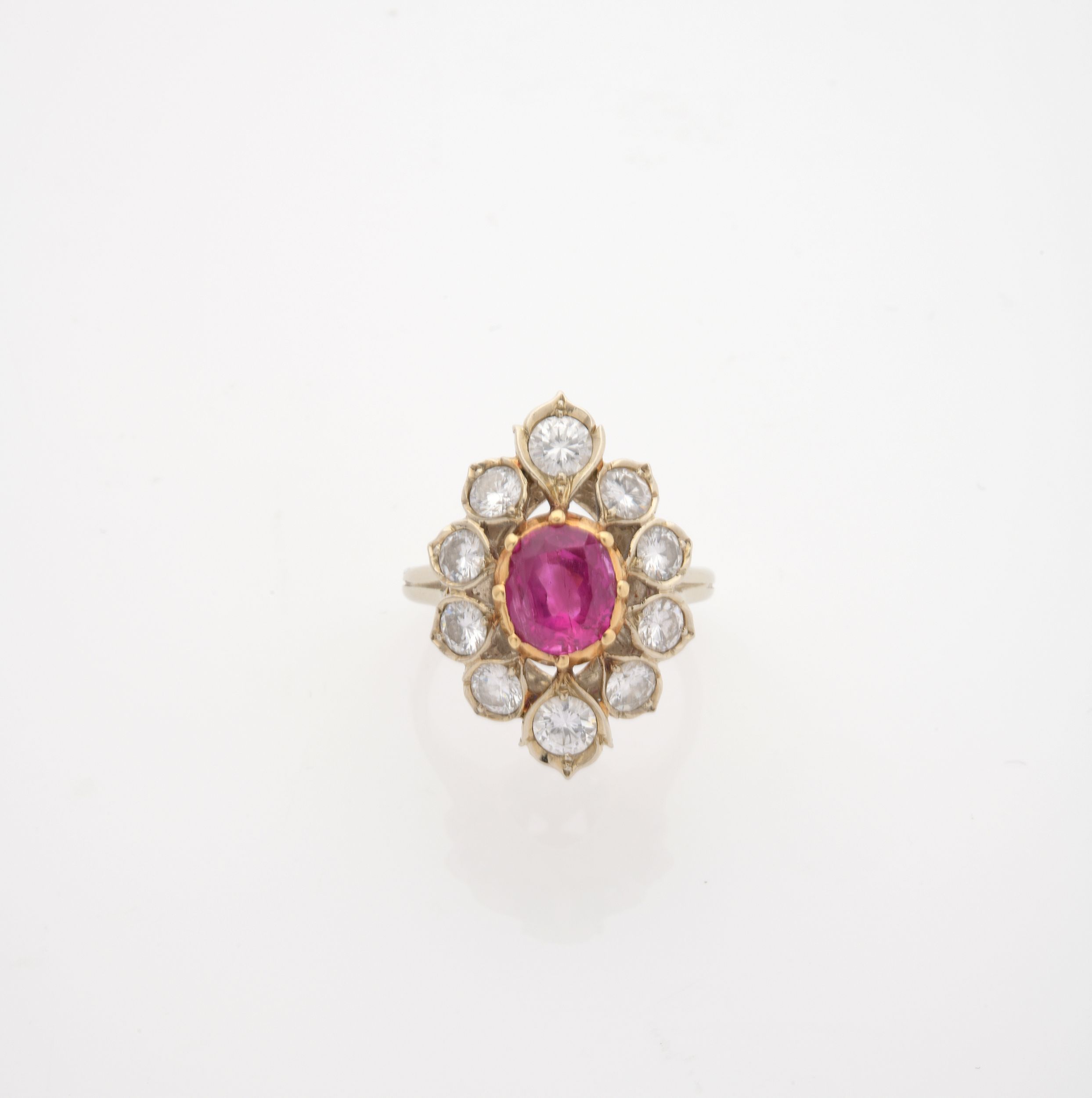 RAVISSANTE BAGUE MARQUISE:  | H&ocirc;tel Des Ventes de Monte-Carlo