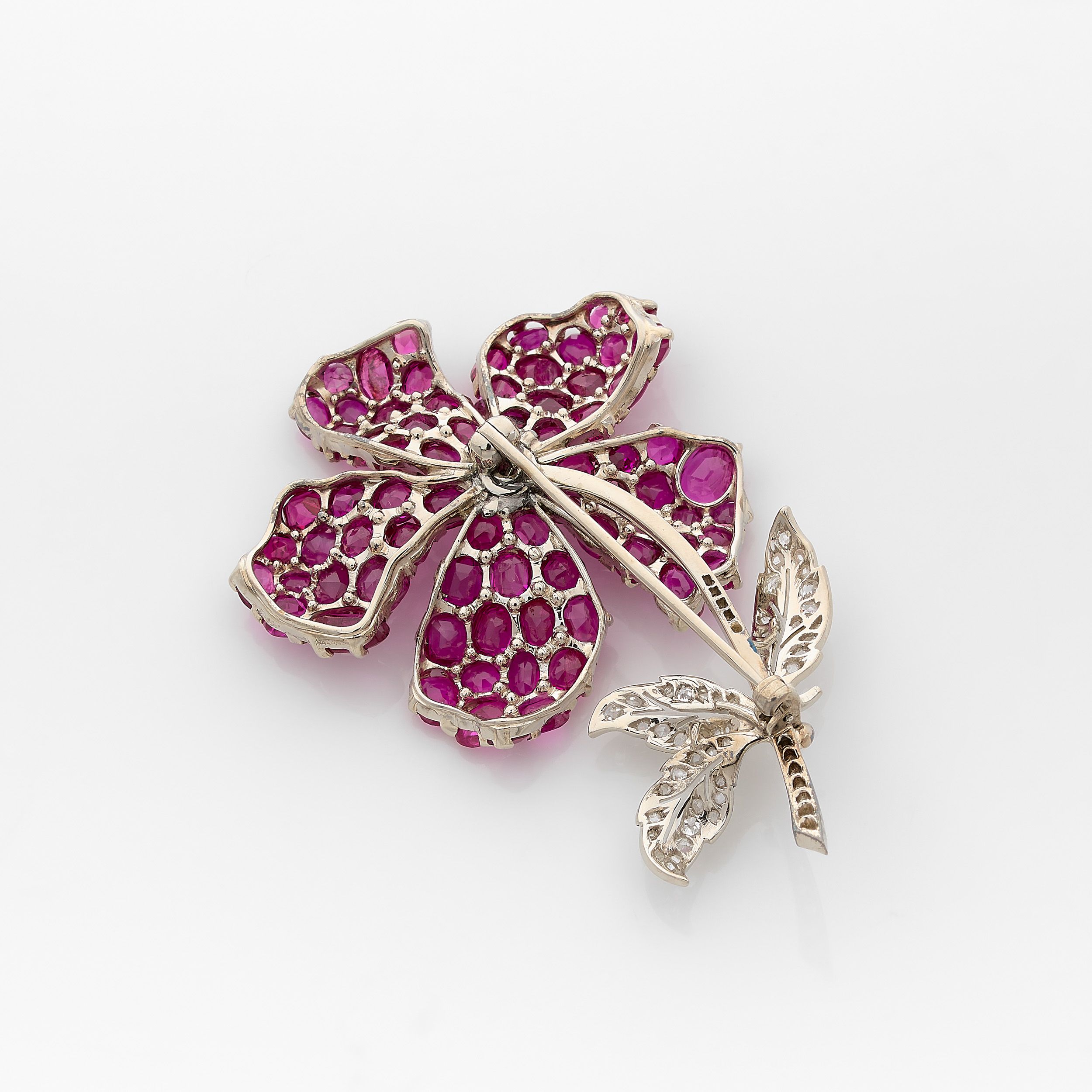 RAVISSANTE BROCHE BOUQUET :  | H&ocirc;tel Des Ventes de Monte-Carlo