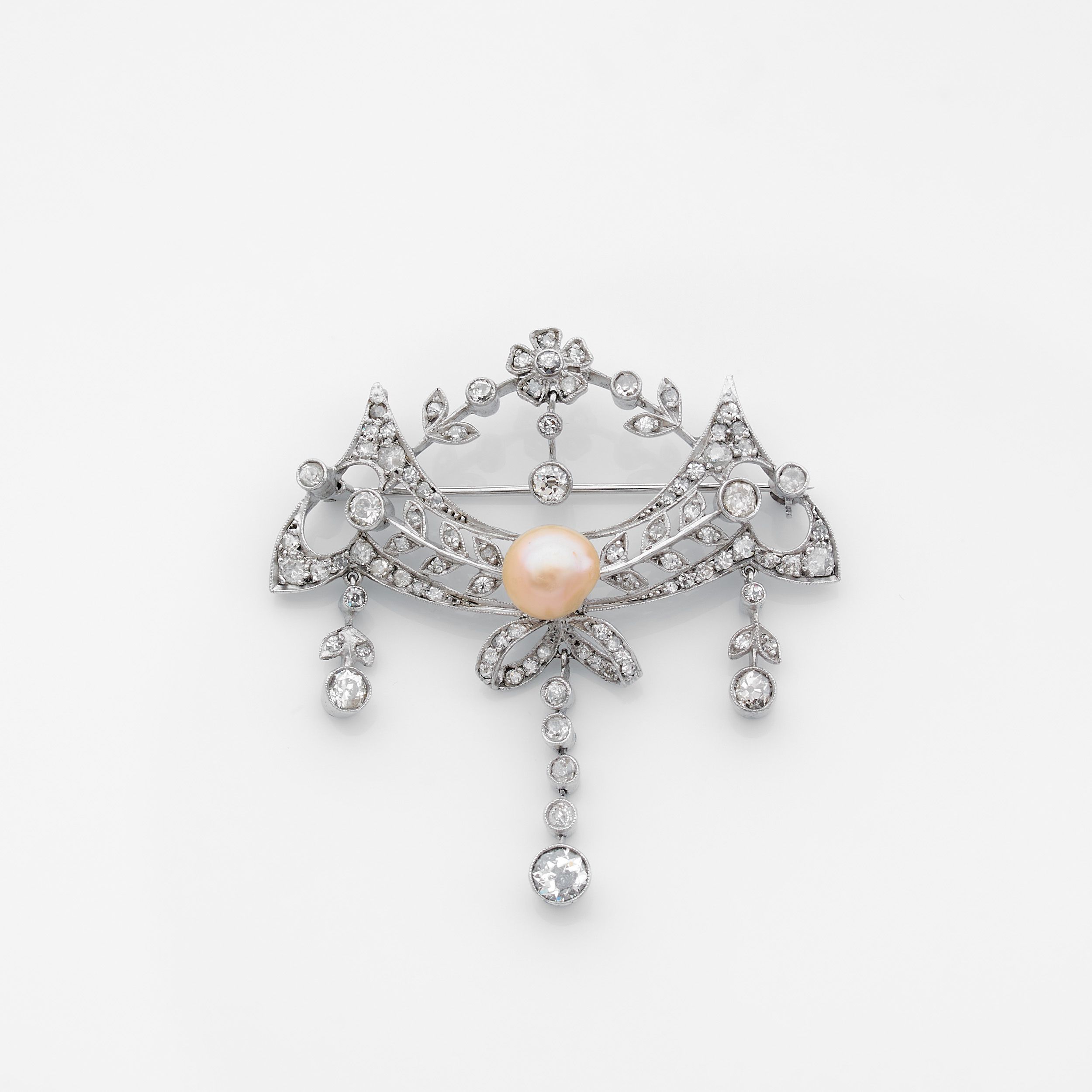 RAVISSANTE BROCHE D'ESPRIT GUIRLANDE