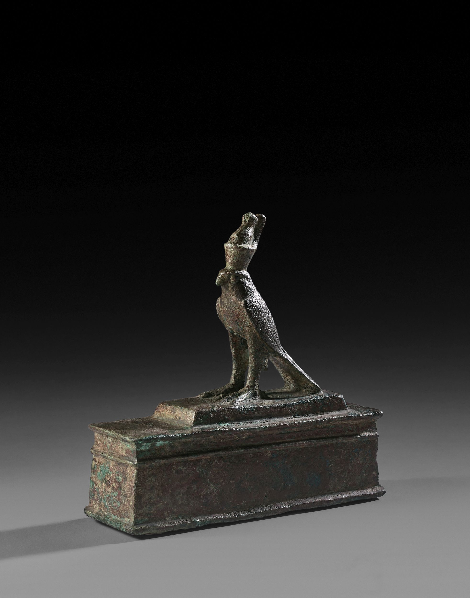 SARCOPHAGE D’HORUS FAUCON:  | H&ocirc;tel Des Ventes de Monte-Carlo