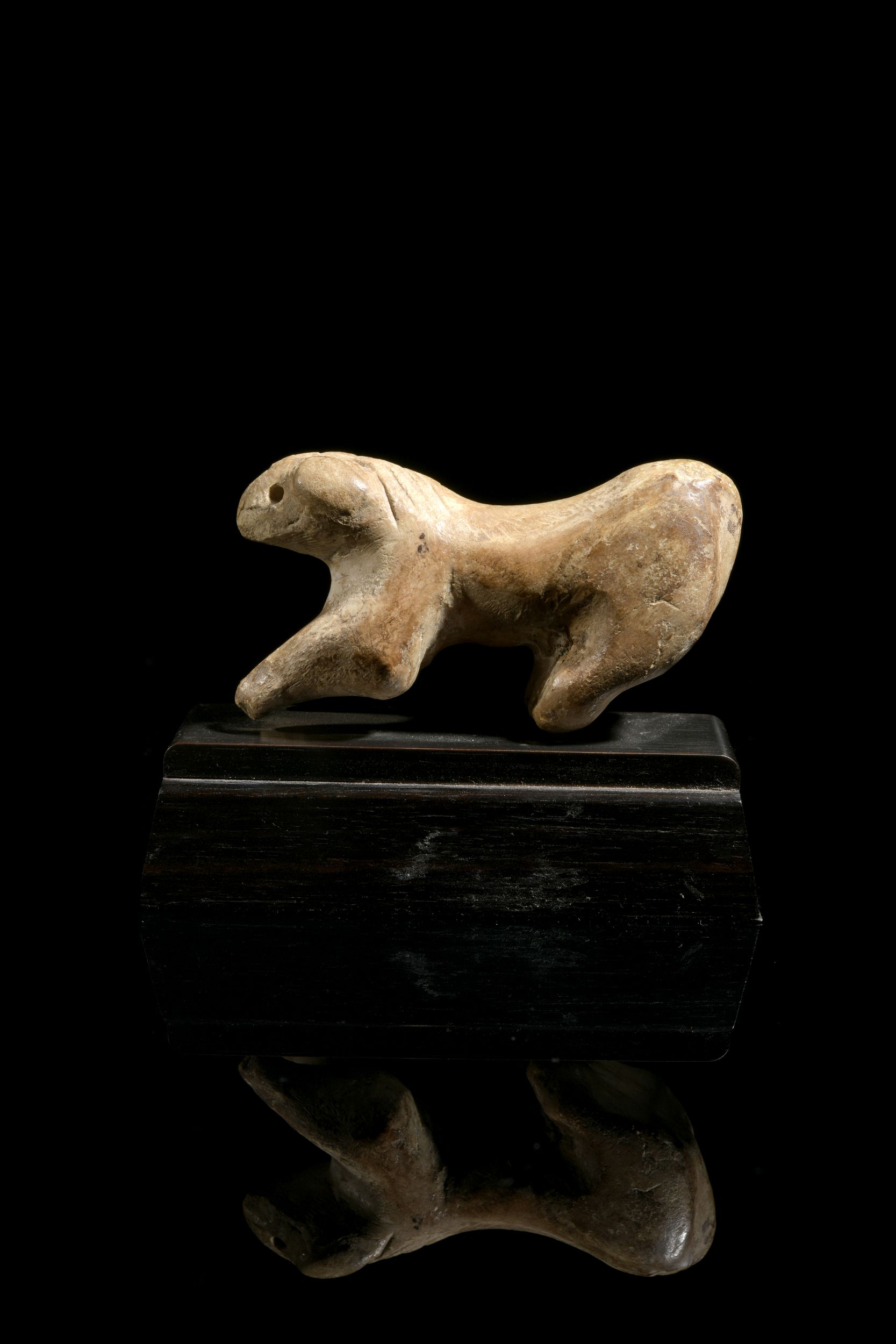 STATUETTE DE CANIDÉ:  | H&ocirc;tel Des Ventes de Monte-Carlo