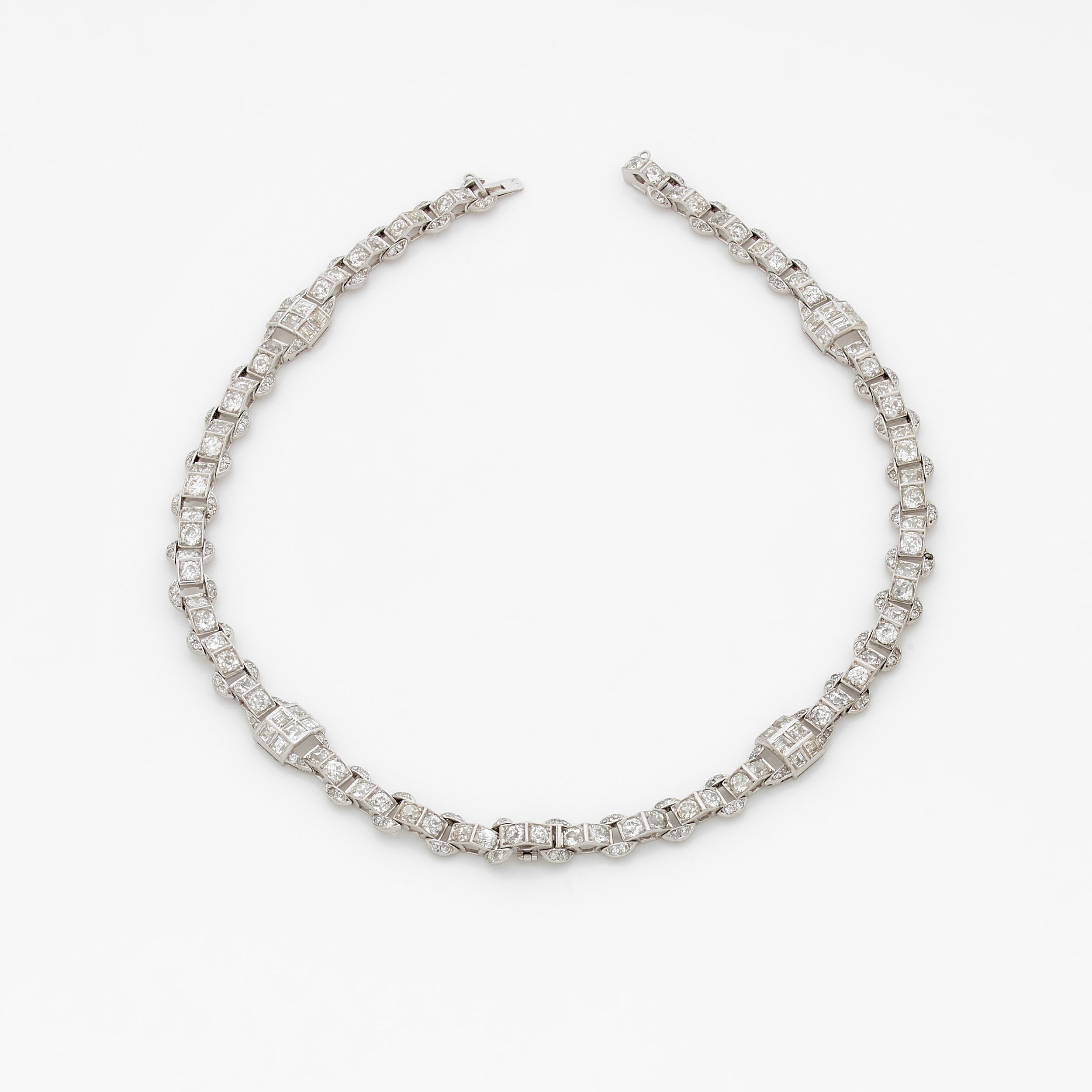 SUITE DE DEUX BRACELETS A TRANSFORMATION