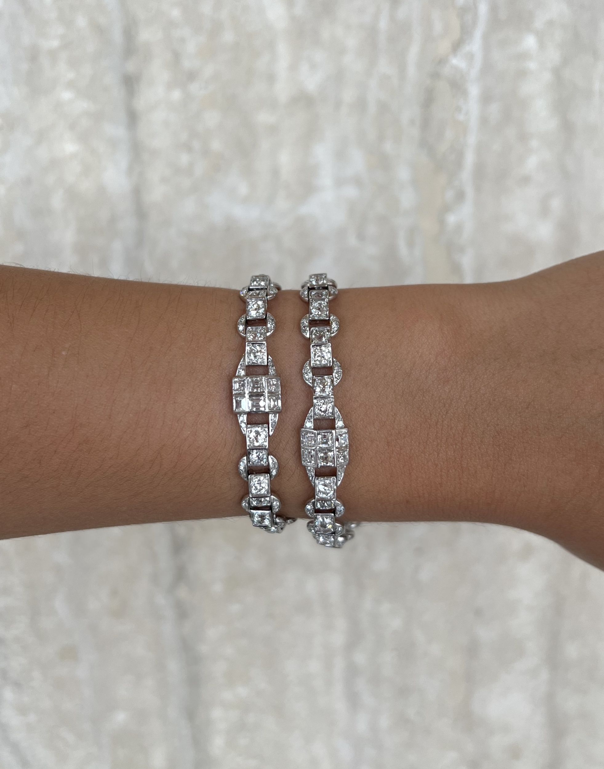 SUITE DE DEUX BRACELETS A TRANSFORMATION:  | H&ocirc;tel Des Ventes de Monte-Carlo