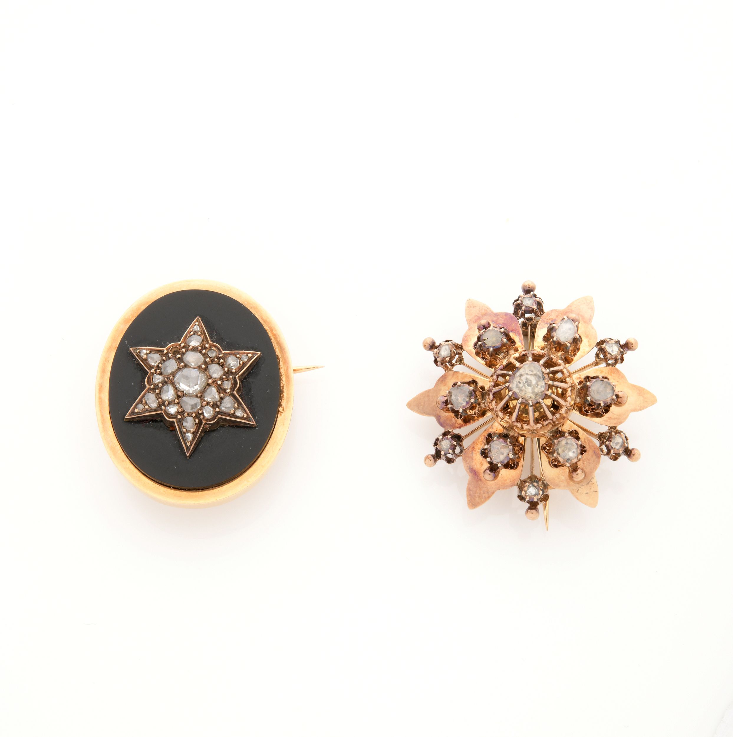 SUITE DE DEUX BROCHES