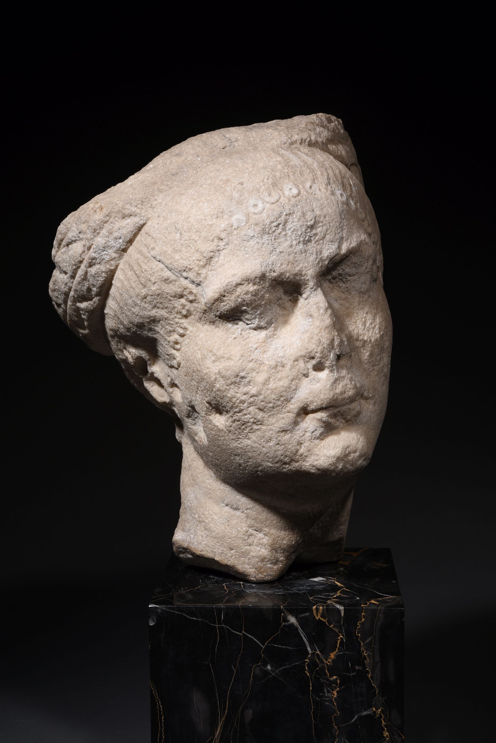 TÊTE DE FEMME