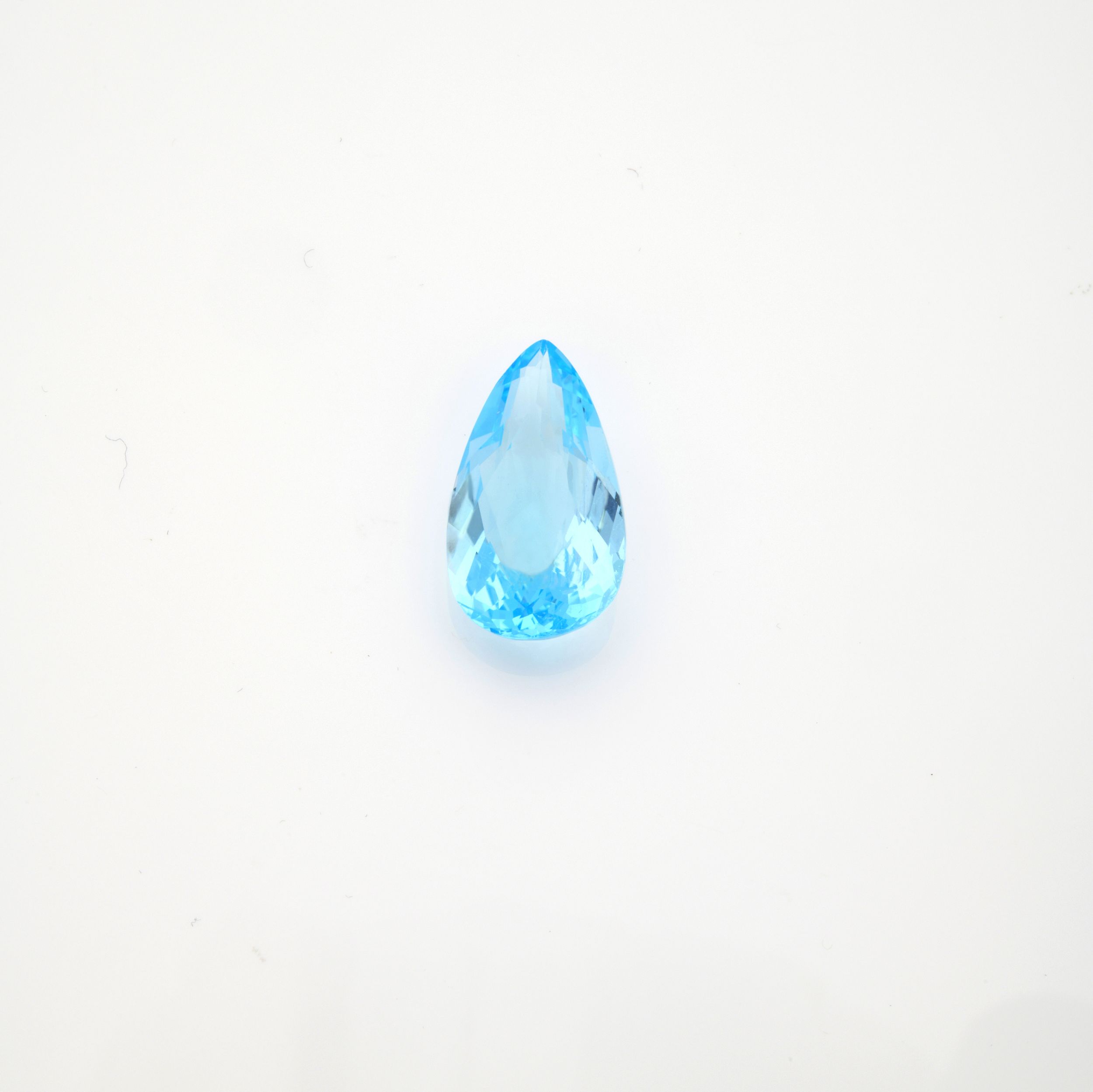 TOPAZE BLEUE SUR PAPIER