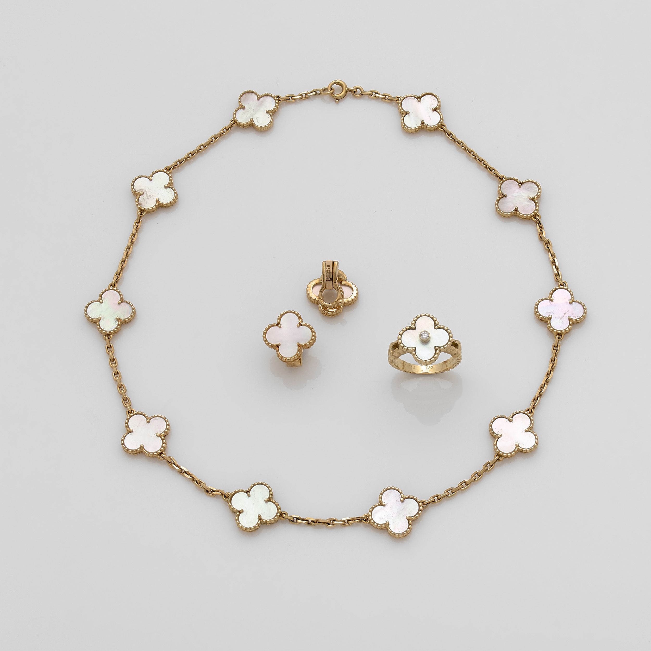 PENDENTIF MEDAILLE :  | H&ocirc;tel Des Ventes de Monte-Carlo